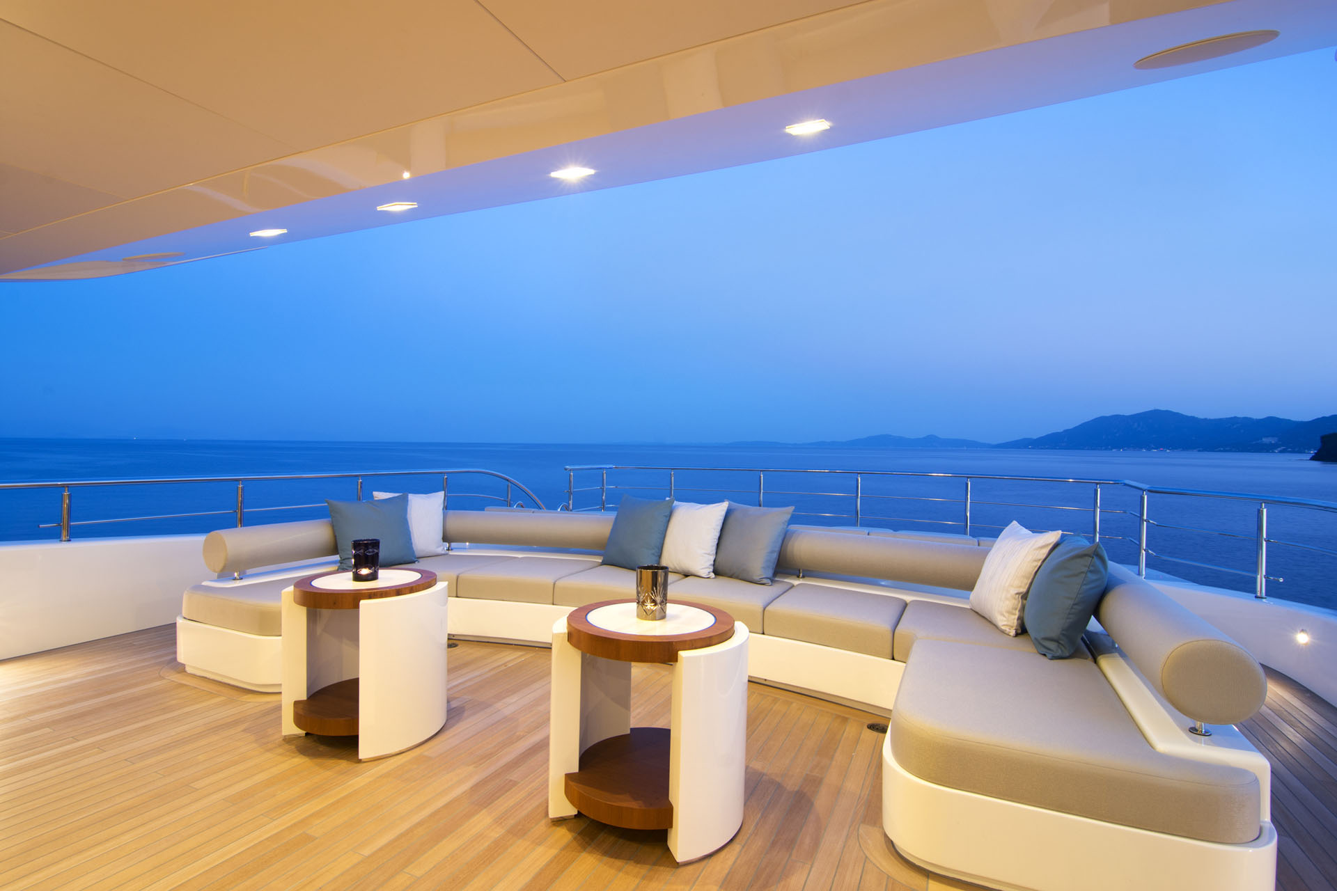 sun deck aft seating.jpg