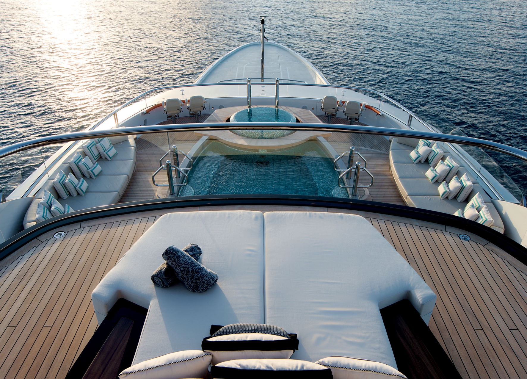 sunabthing areas and Jacuzzi with a pool .jpg