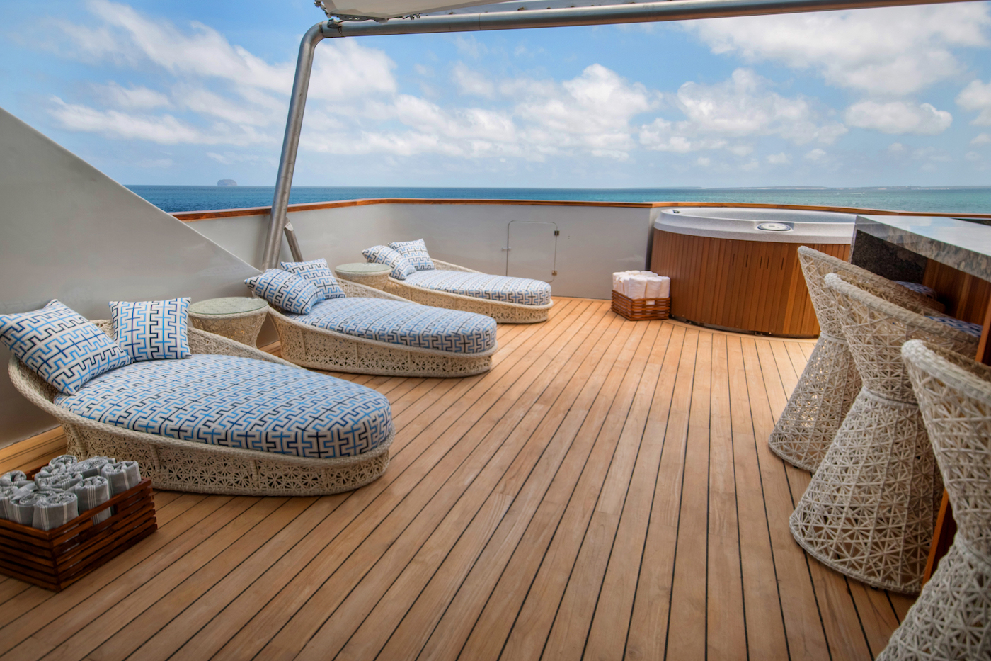 sundeck - relaxation area.jpg