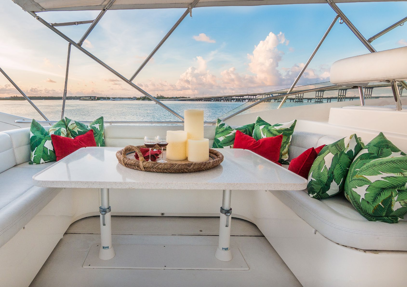 sundeck dining .png