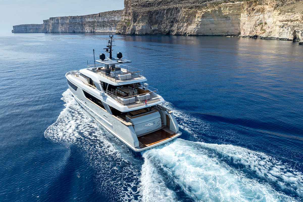 superyacht UNIQUE S.jpg