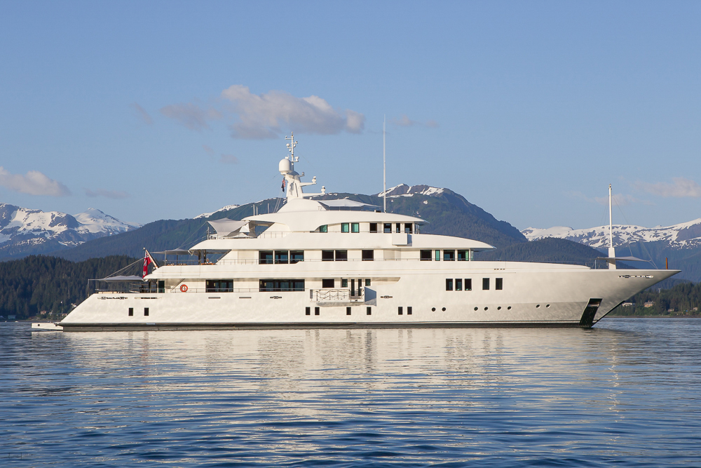 superyacht profile at anchor.jpg
