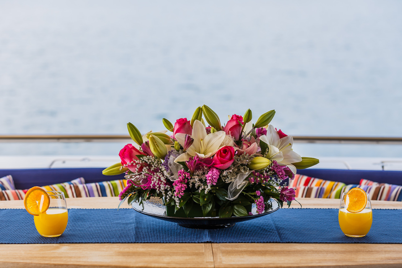 table setting - flowers.jpg