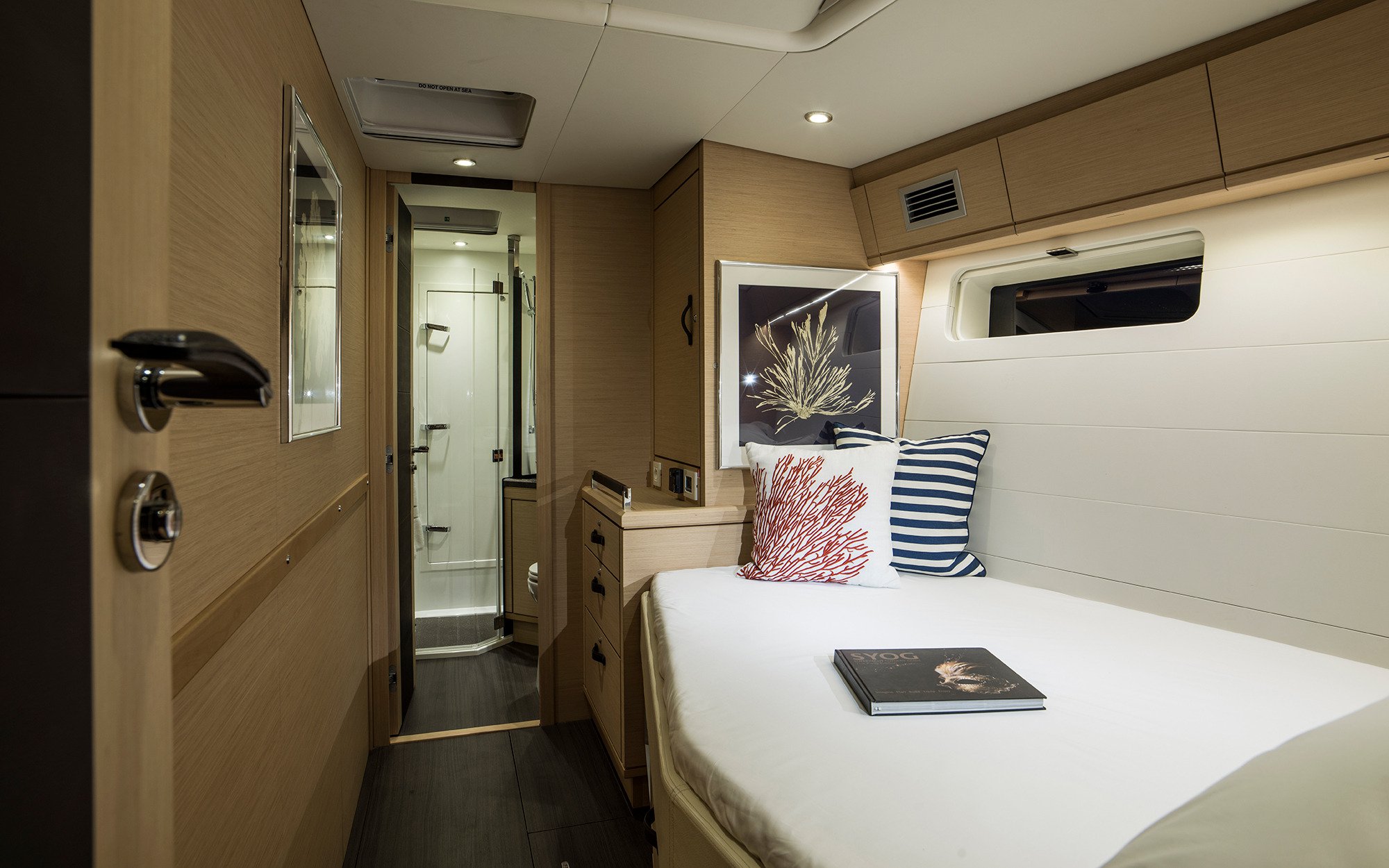 thea-yacht-pic_012.jpg