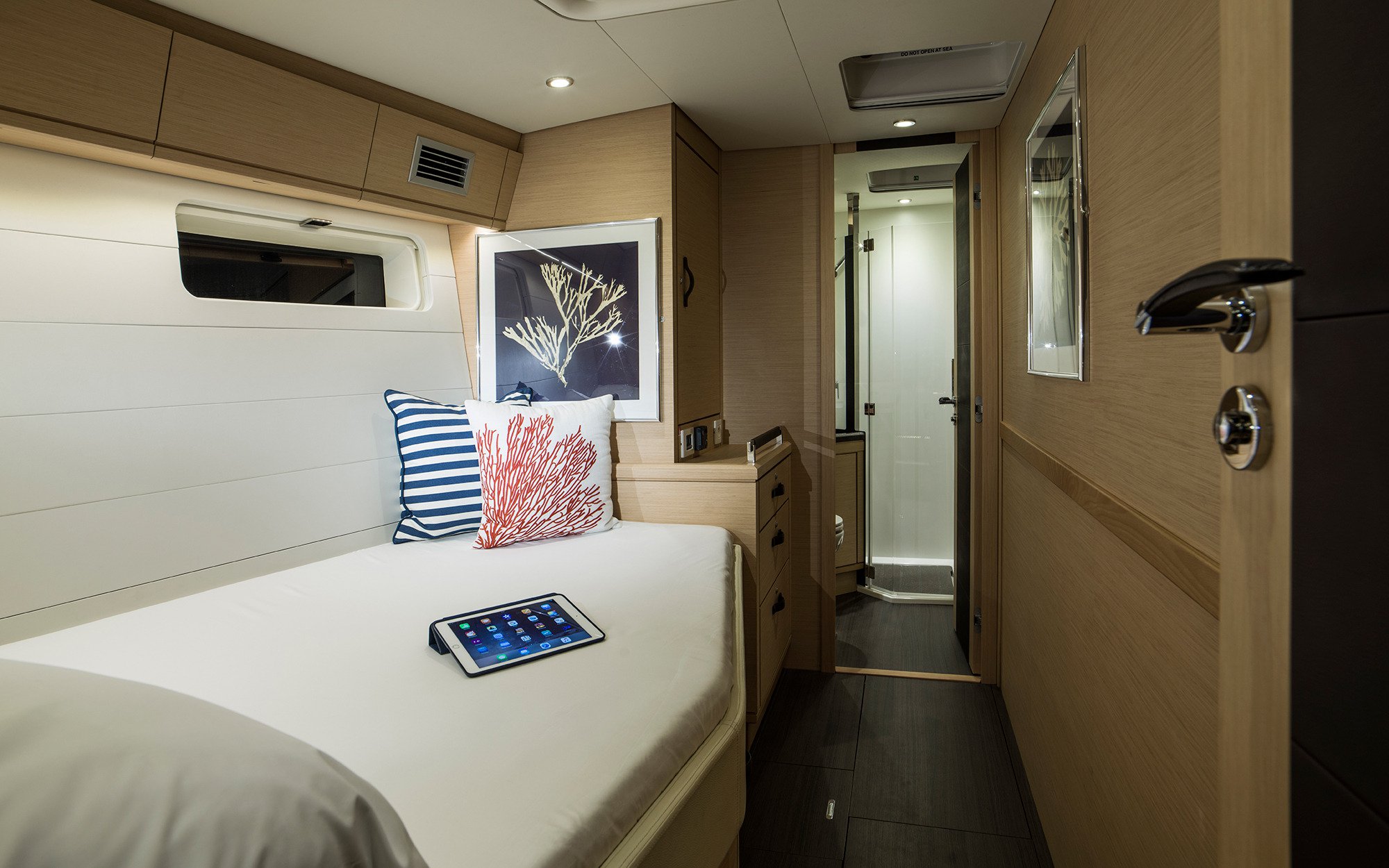 thea-yacht-pic_013.jpg