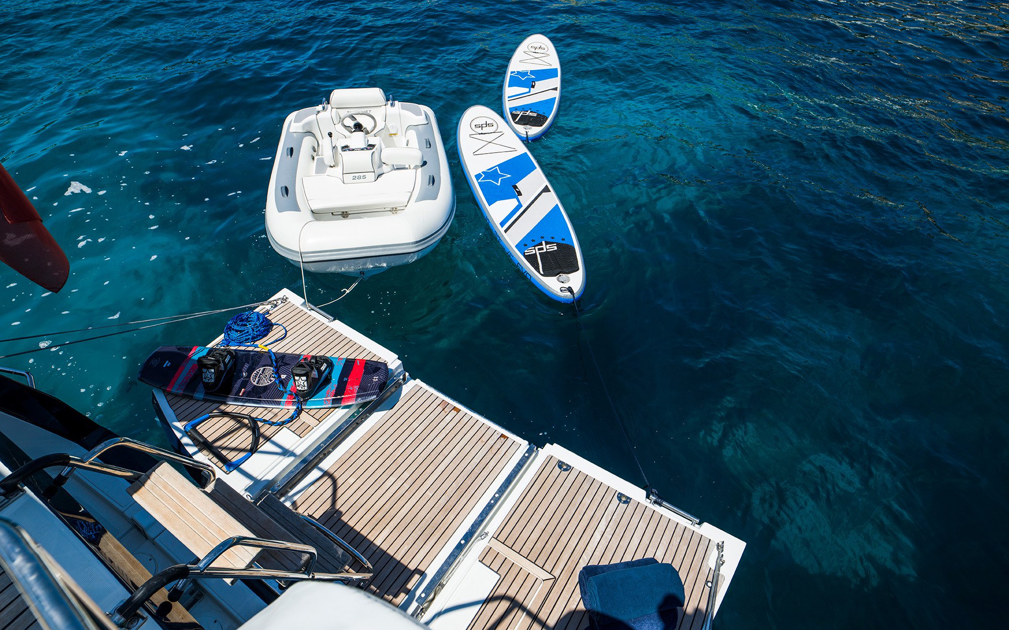 thea-yacht-pic_018.jpg