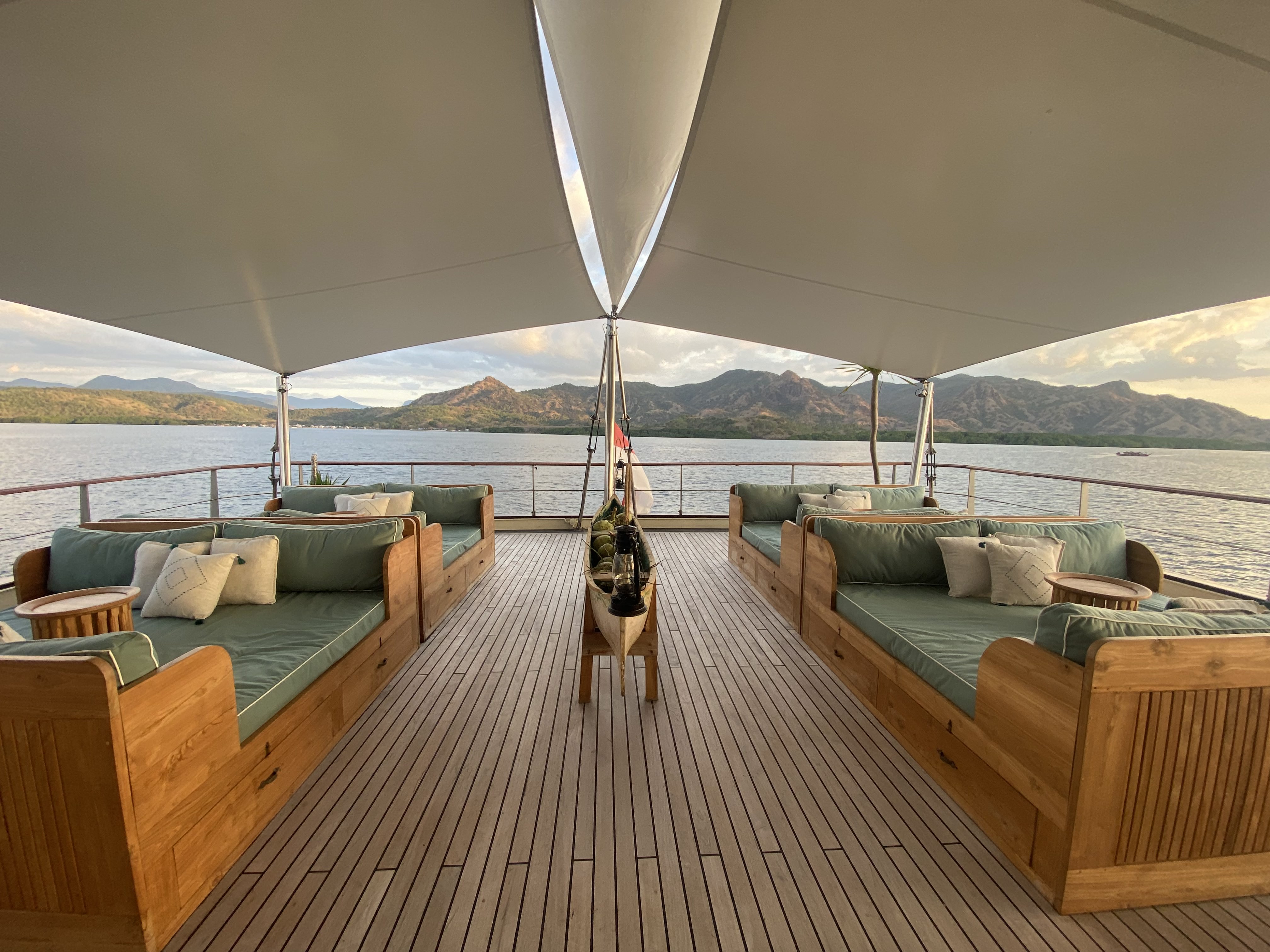 top deck - Kudanil - Jack Johns.jpg