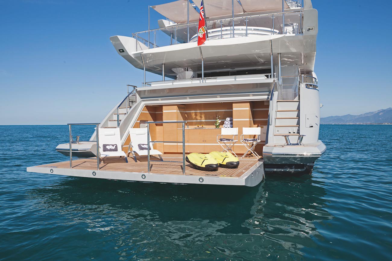 transom swim platform.jpg