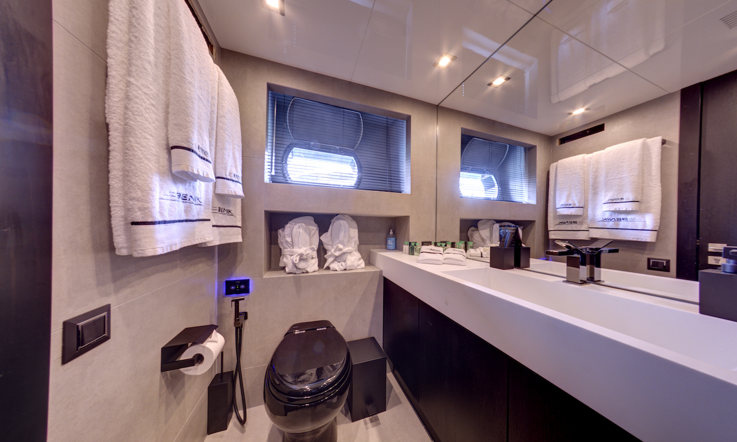 twin cabin 1 bathroom .jpg