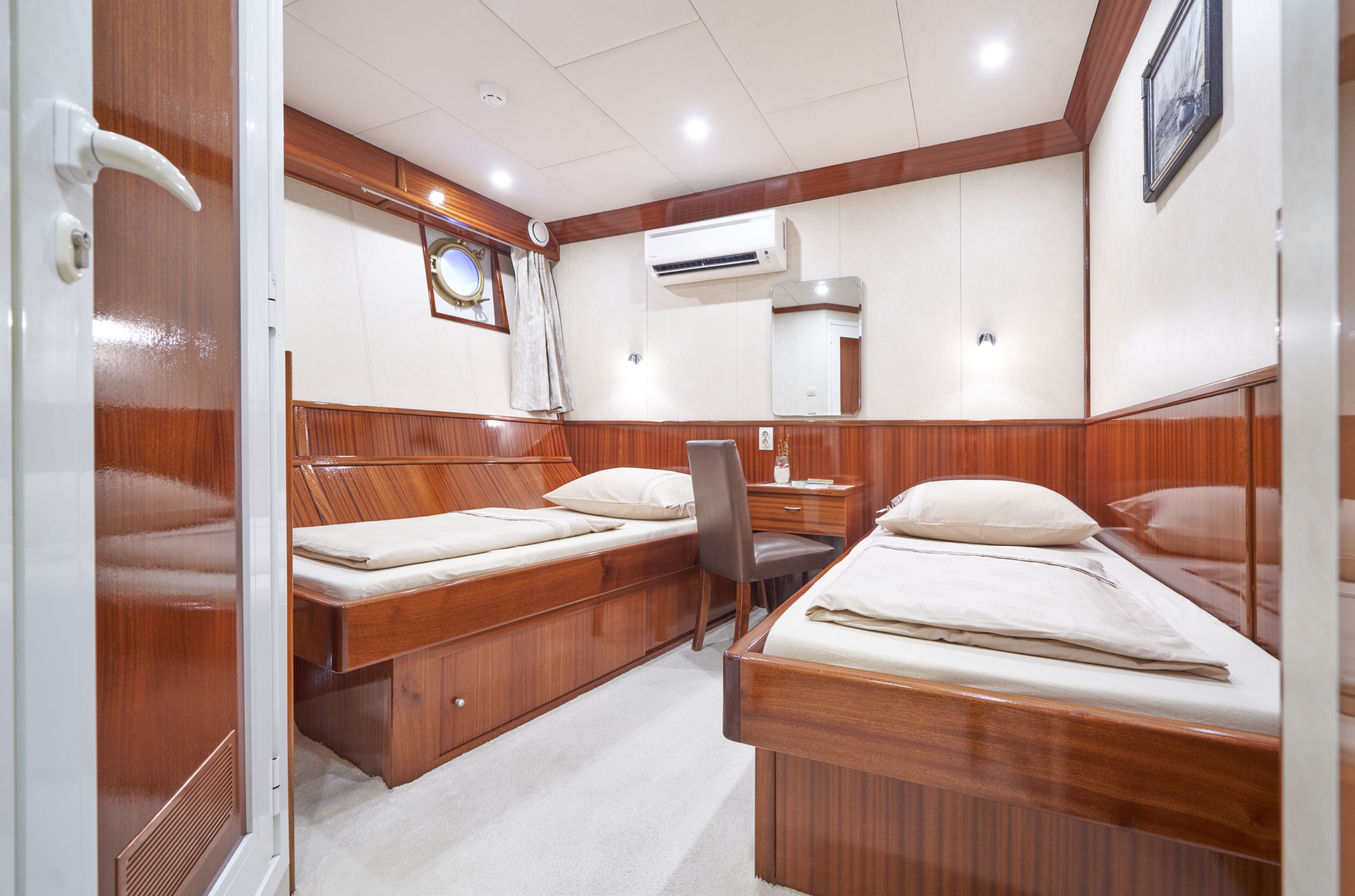 twin cabin 2. .jpg