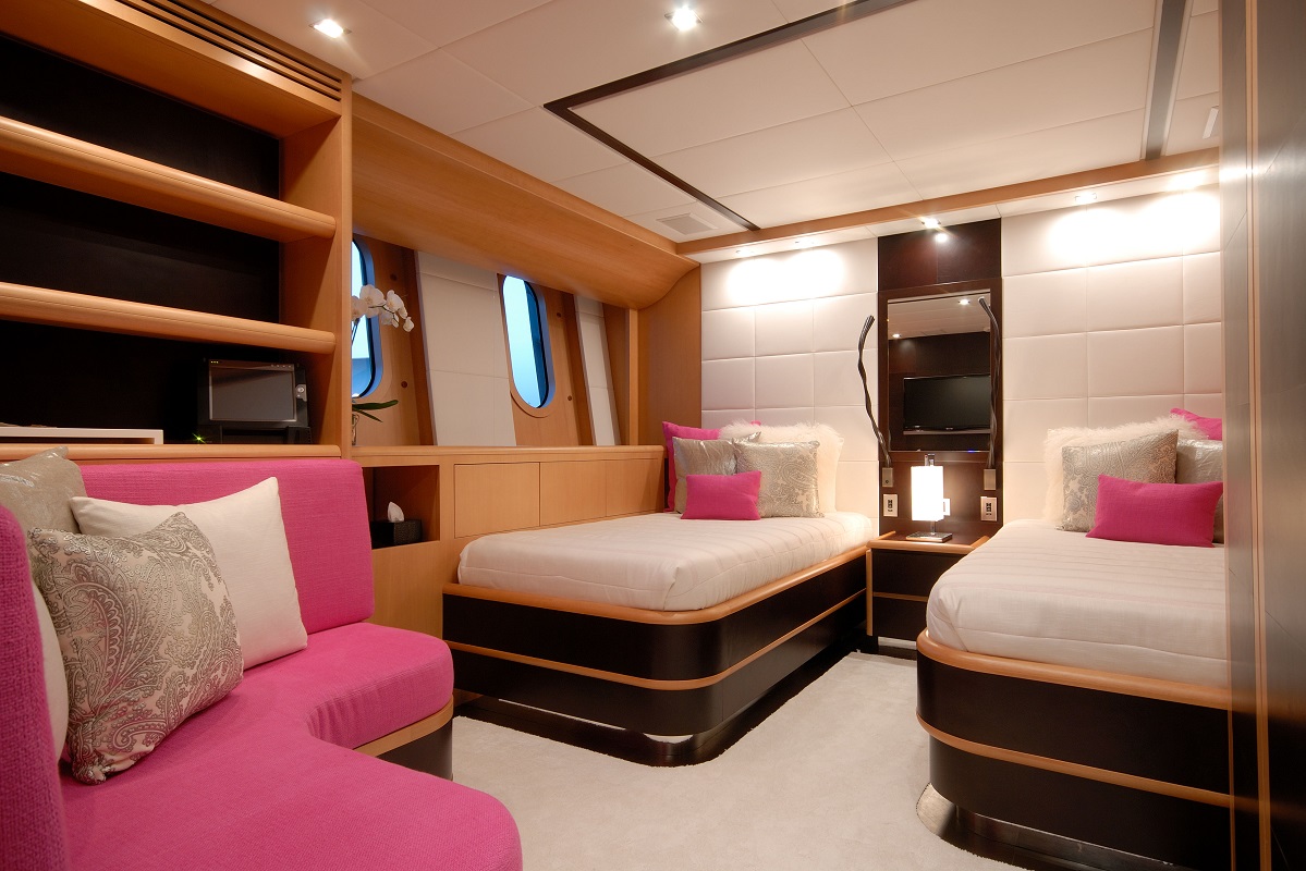 twin cabin and seating.jpg