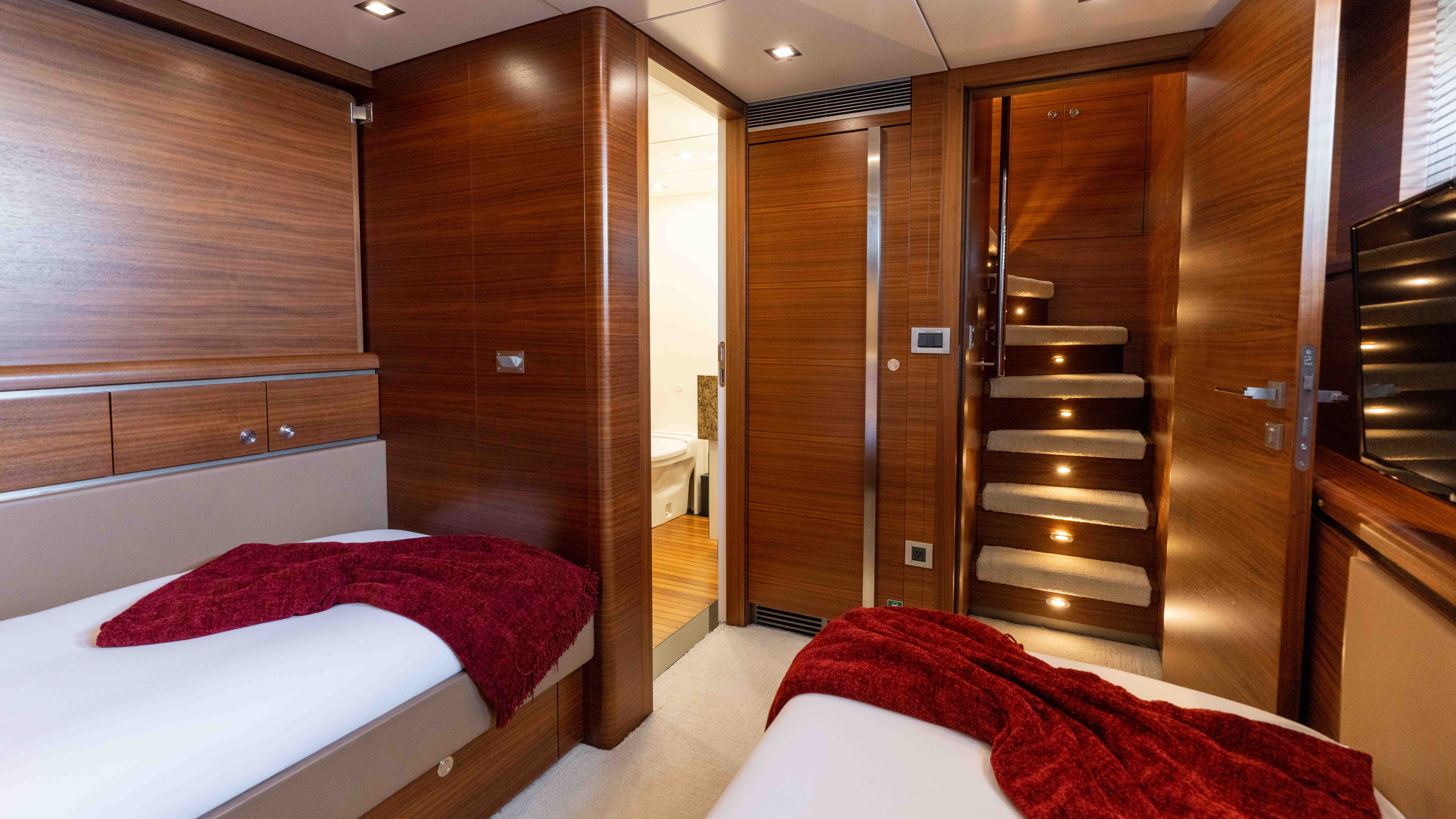 twin cabin for guests   .jpg