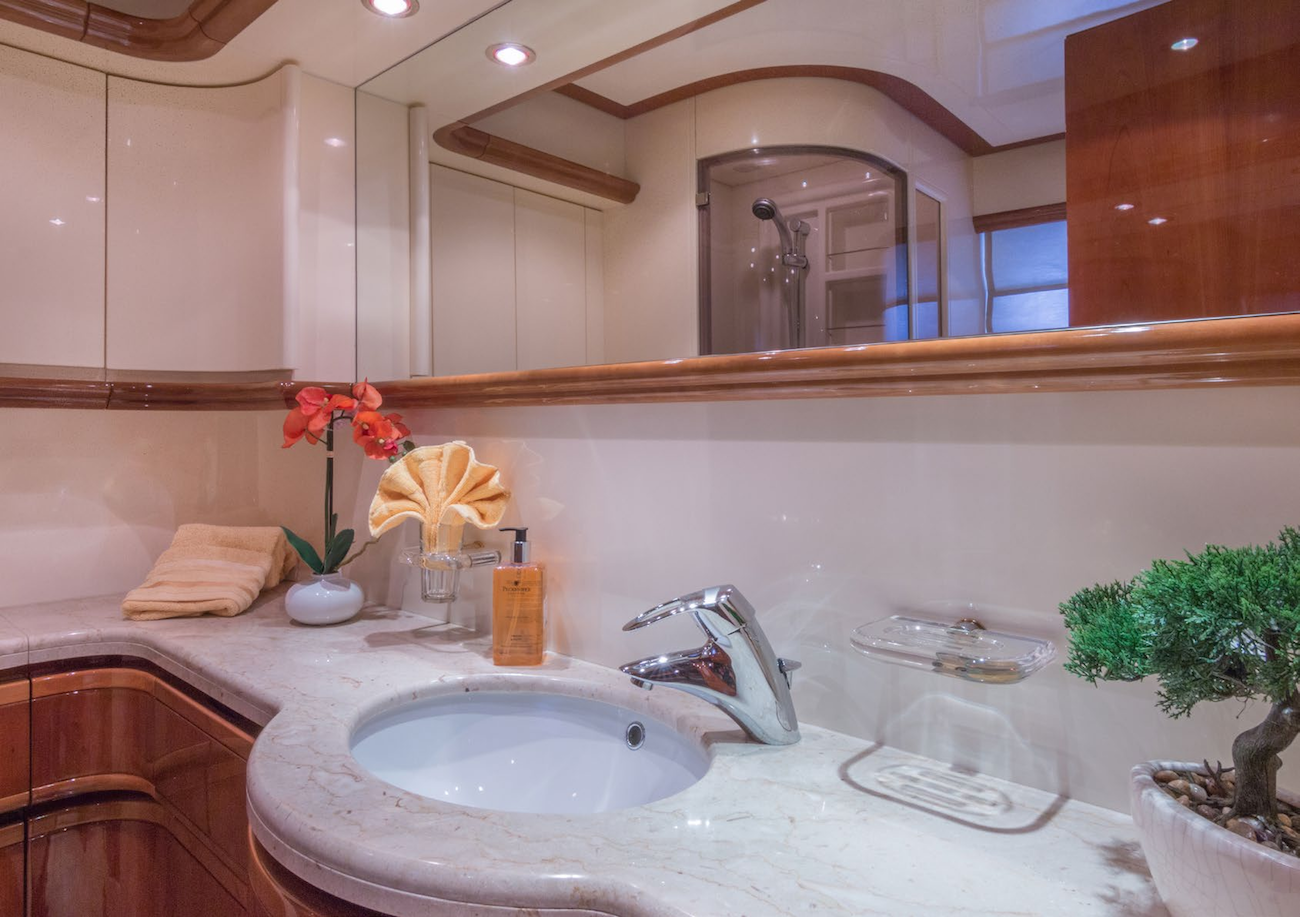 twin ensuite.png