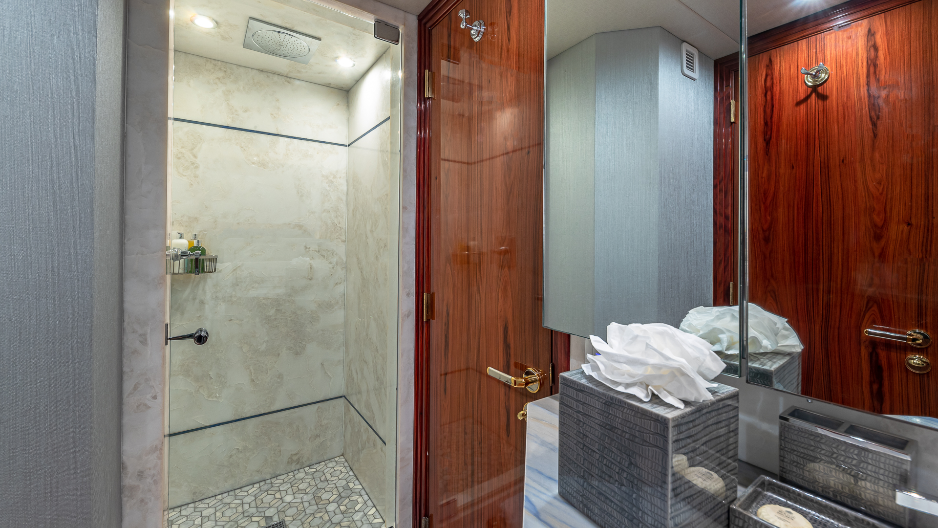 twin guest cabin bathroom detail .jpg