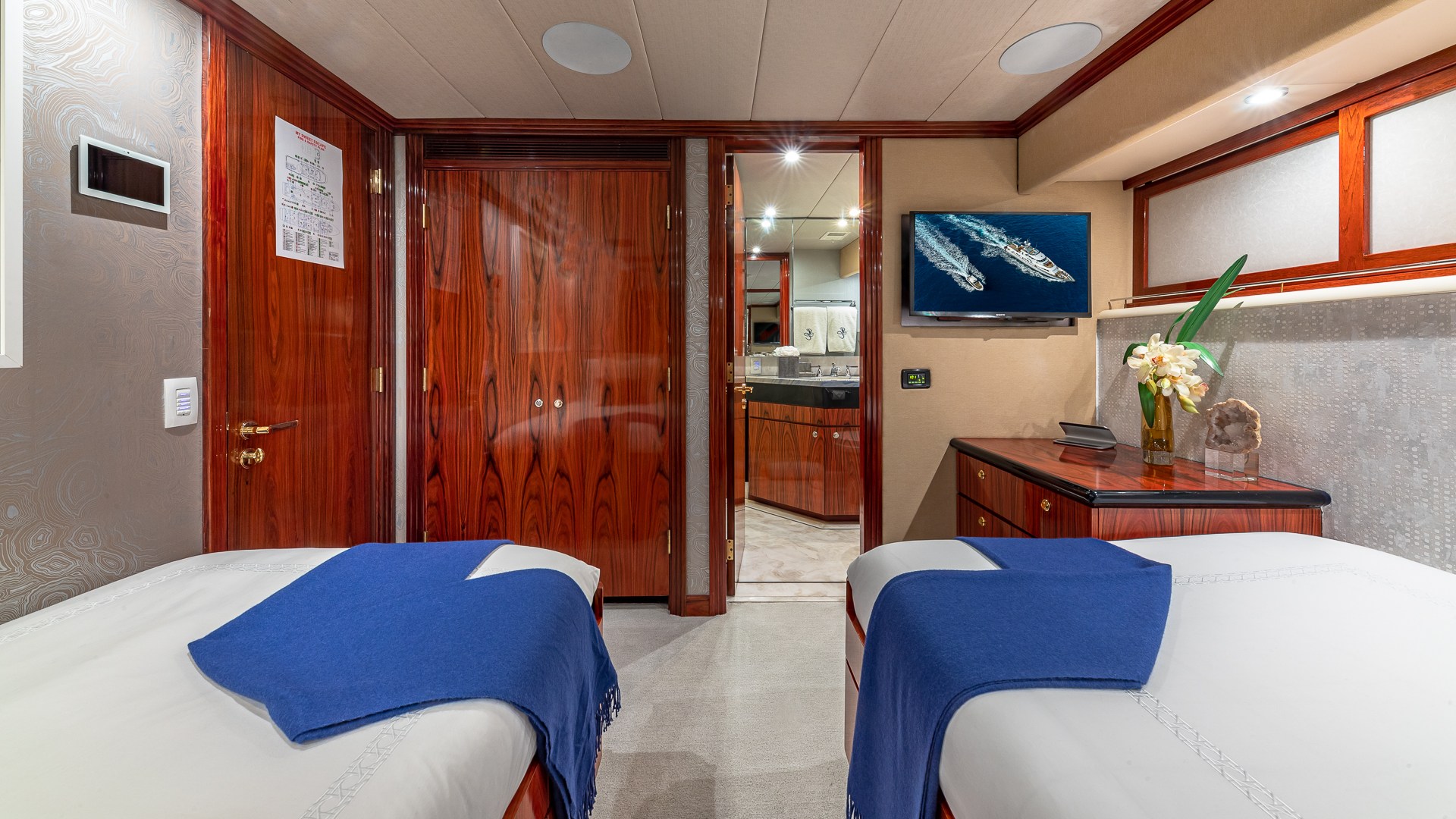 twin guest cabin detail.jpg