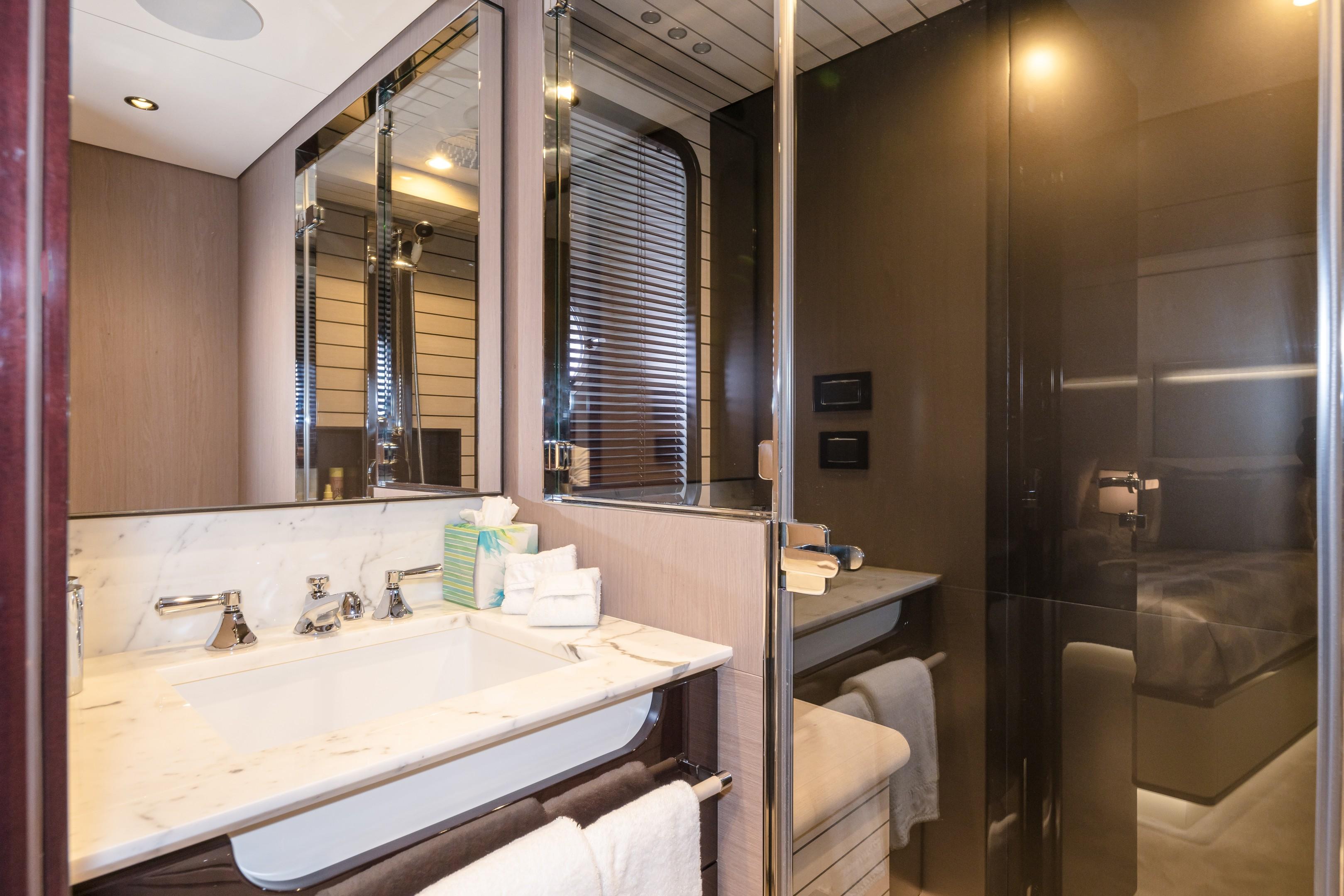 twin guest cabin ensuite .jpg