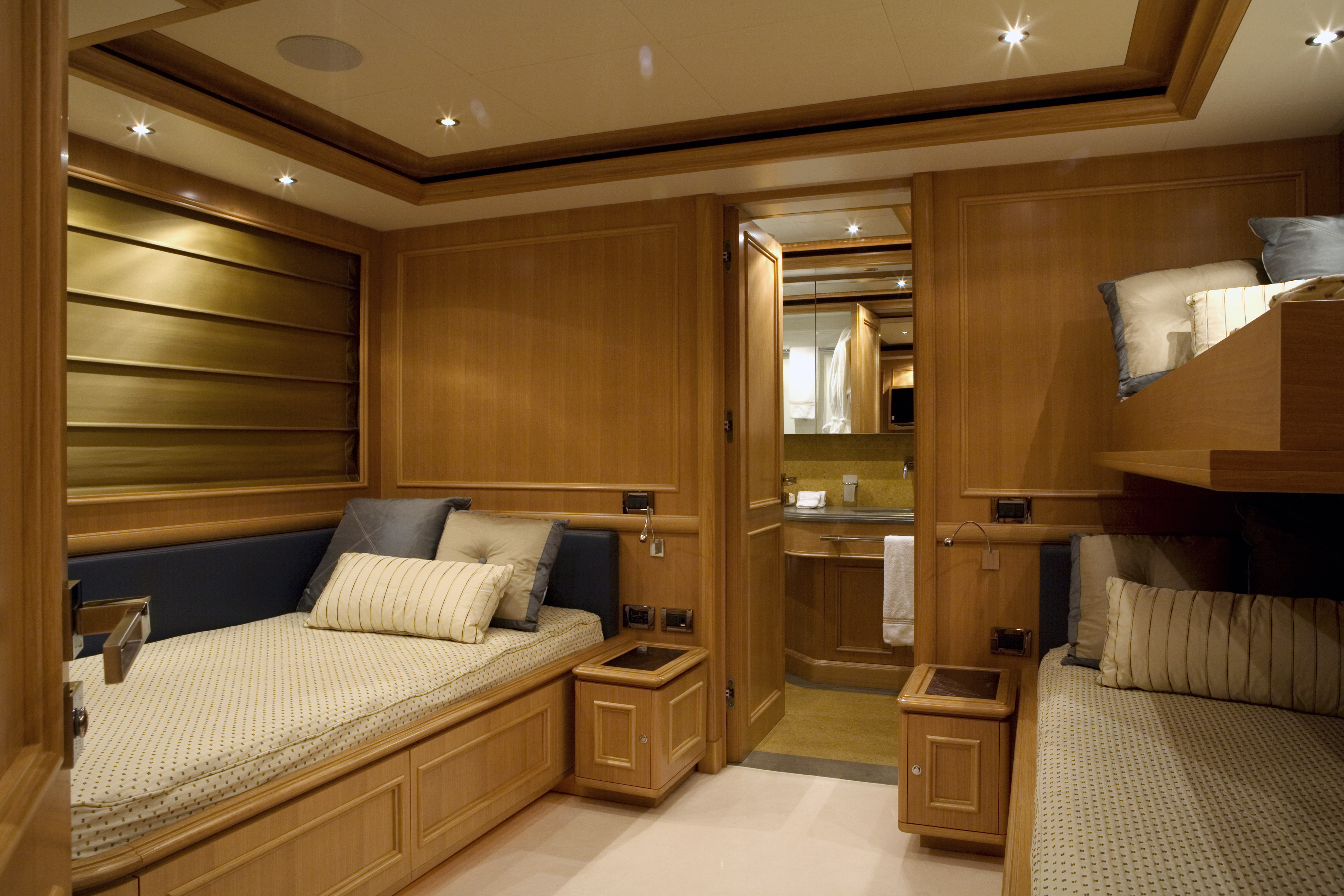 twin guest cabin with pullman bed.jpg