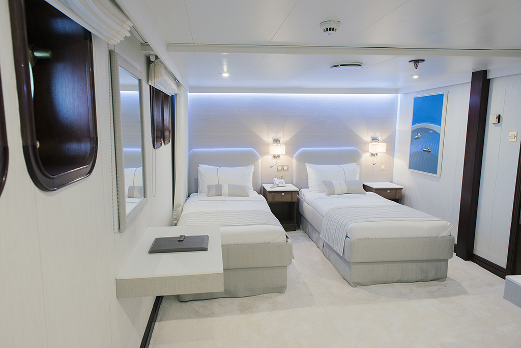 twin guest suite.jpg