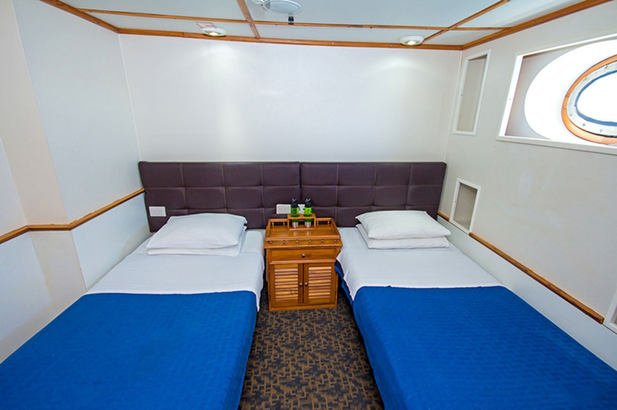 twin room.jpg