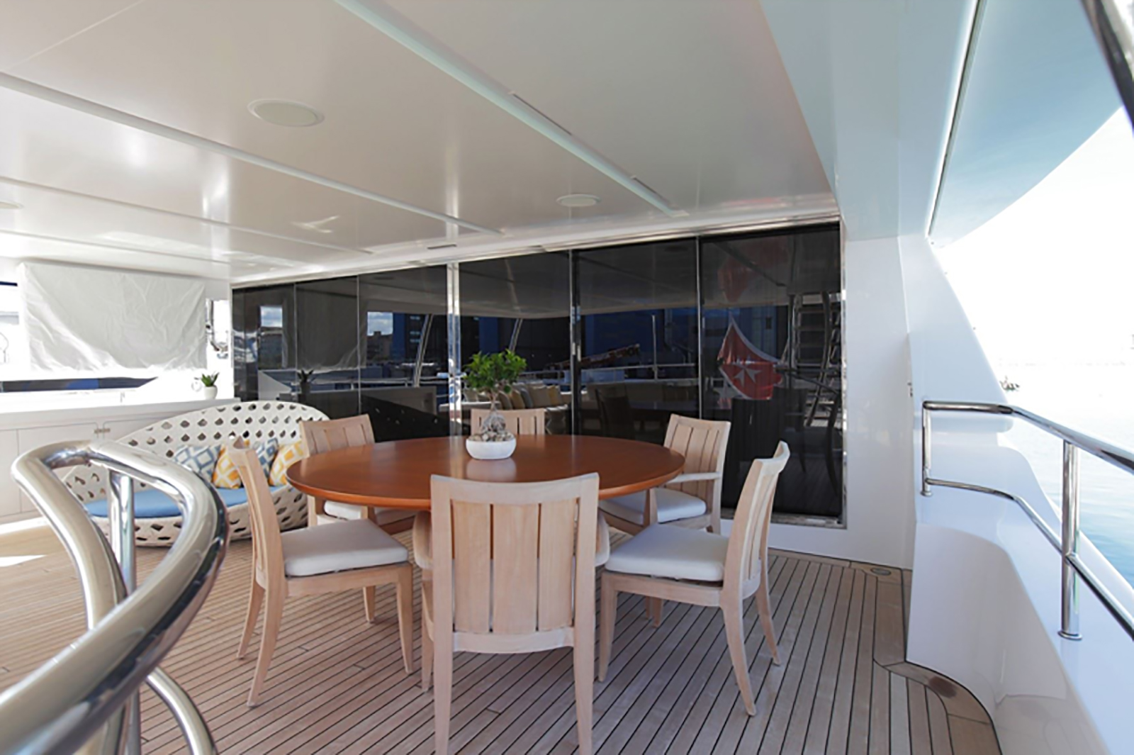 upper deck aft ZAZOU.jpg