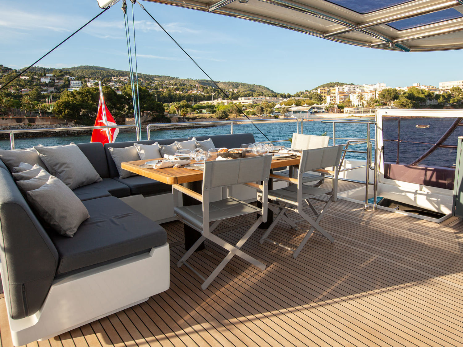upper deck dining  .jpg