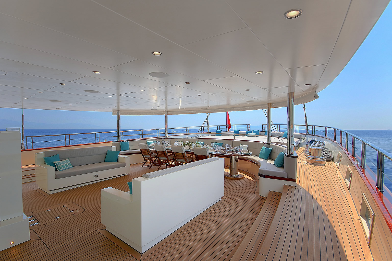 upper deck dining and seating area.jpg