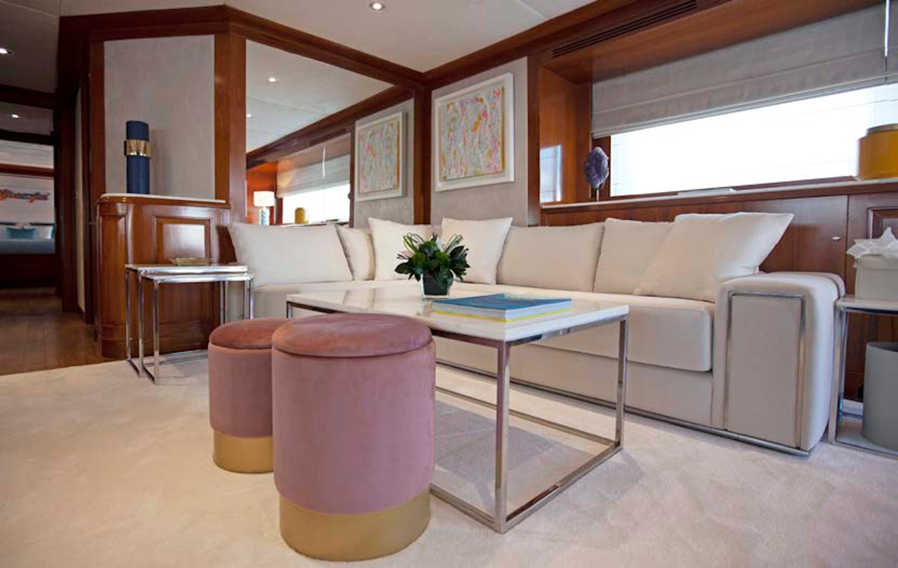 upper deck saloon detail.png