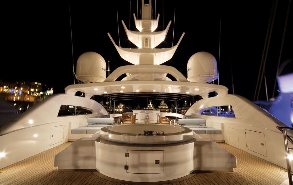 upper deck with Jacuzzi.jpg