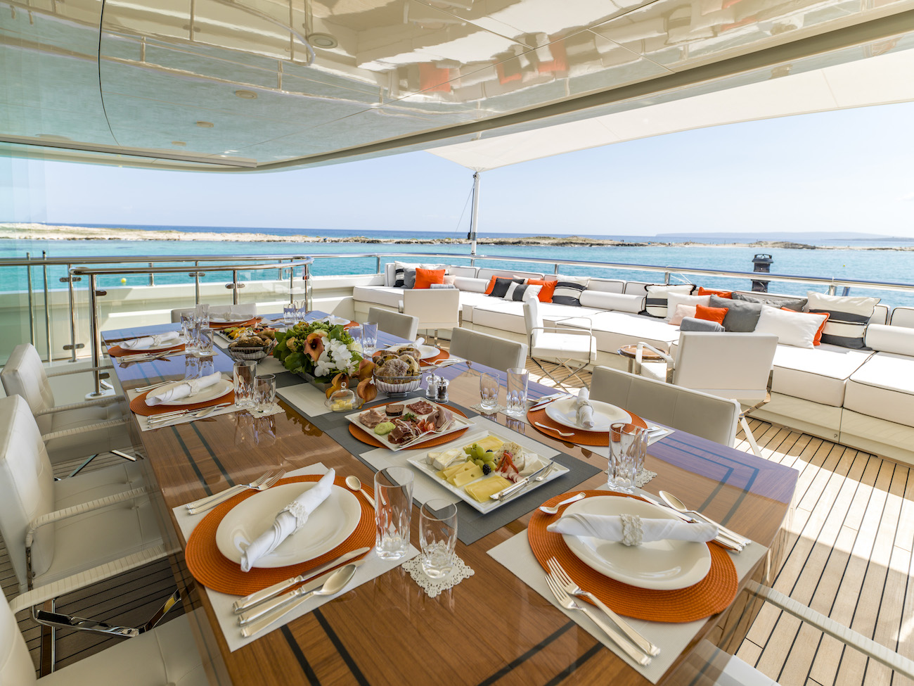 upper dining .jpg