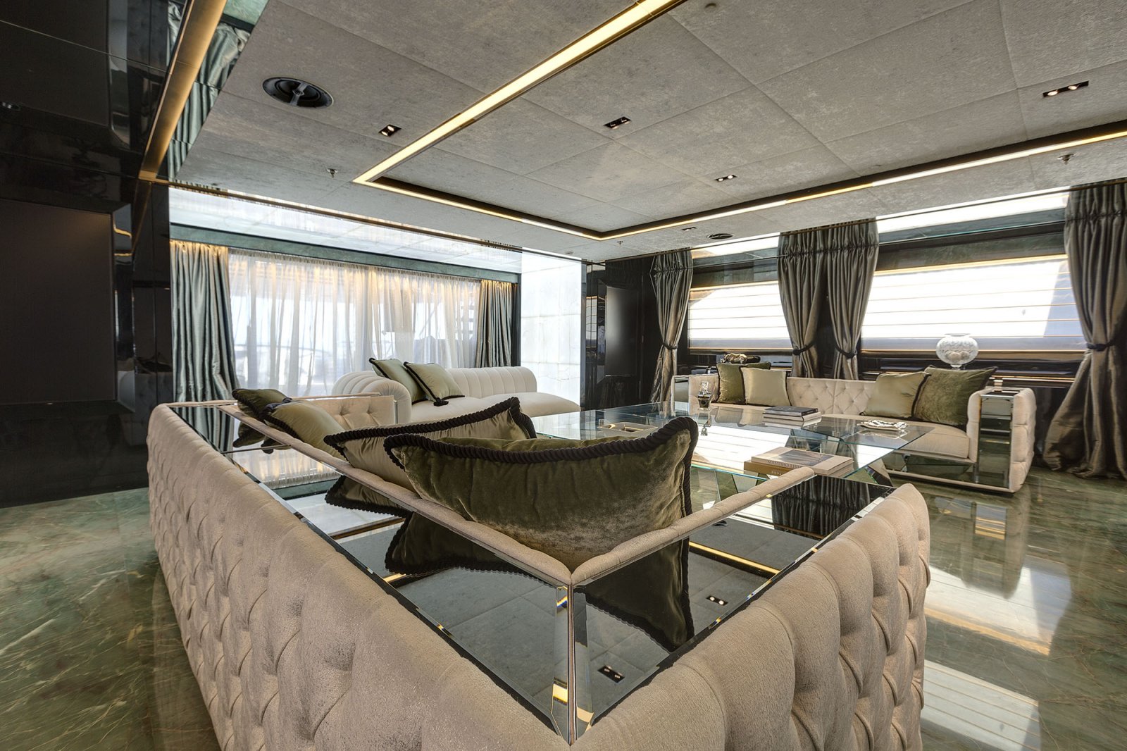 upper saloon .jpg