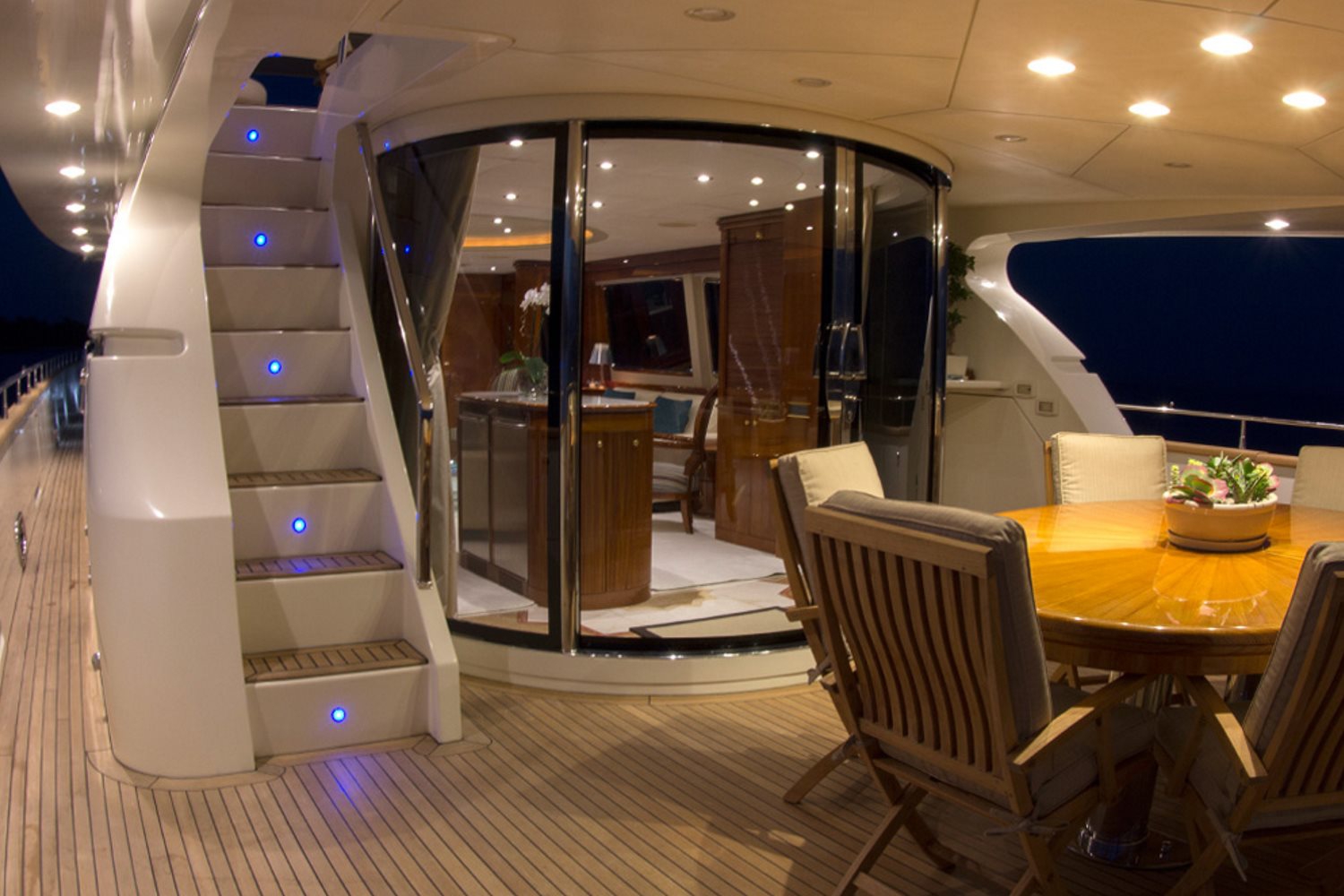 yacht CRISTALEX by Azimut - aft deck.jpg