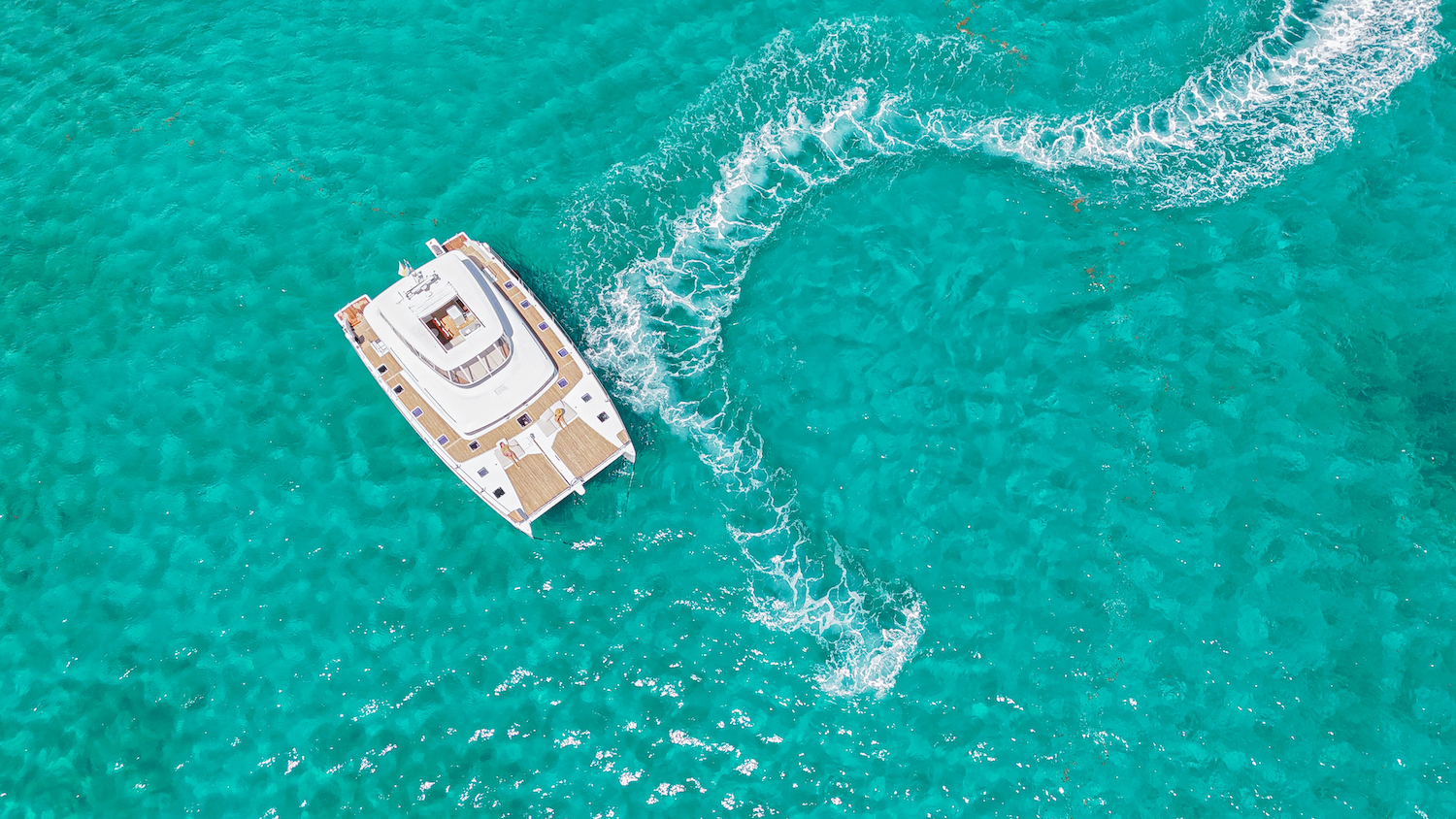 yacht PLAYTIME aerial.jpg
