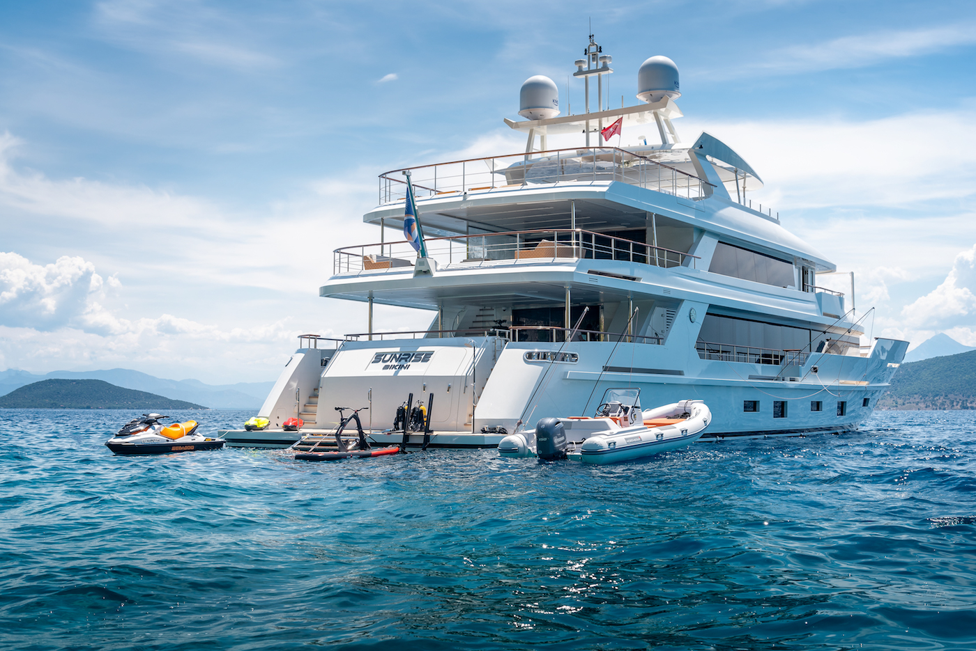 yacht Sunrise.jpg