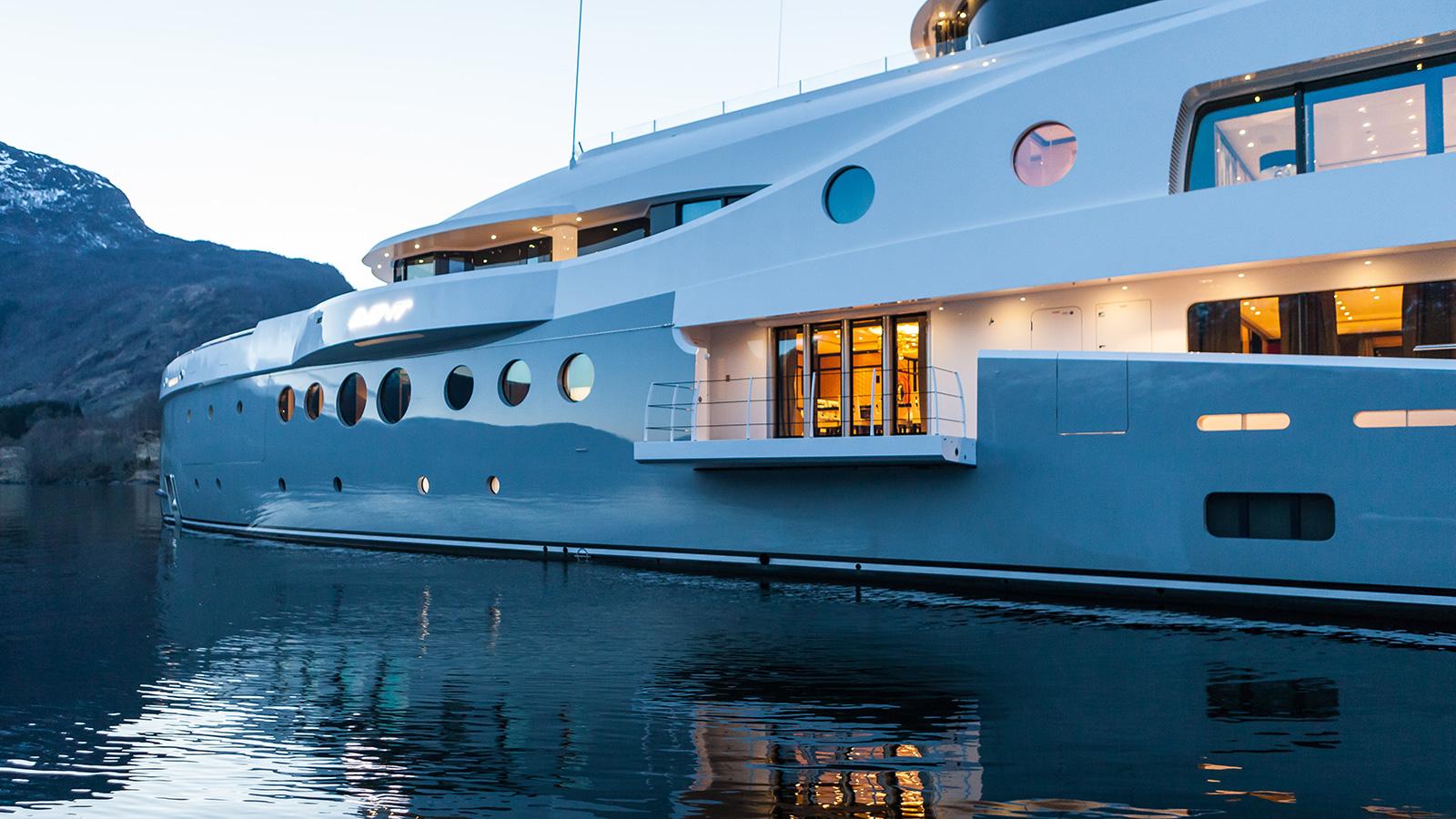 yacht-balcony.jpg