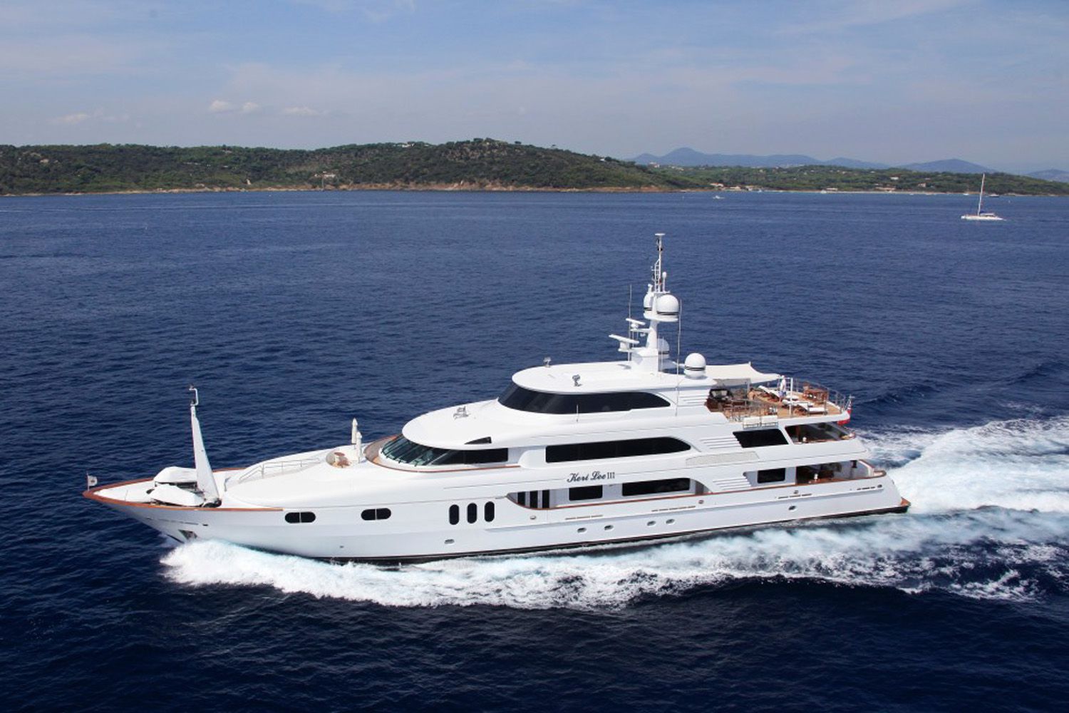 yacht-keri-lee-iii-ypi-exterior-0__1500.jpg