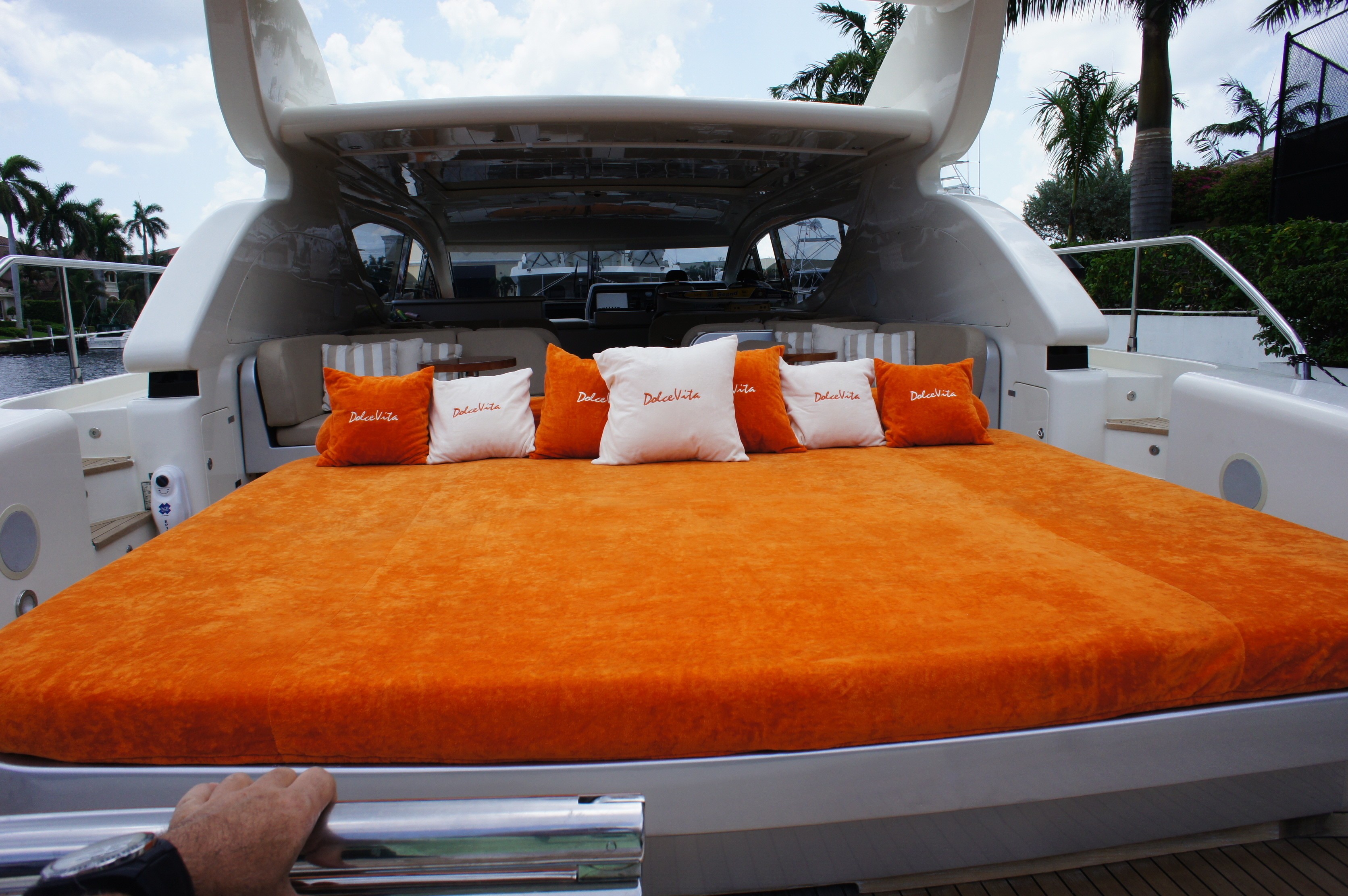 [24m-Yacht-DOLCE-VITA-II]-2290-115.jpg