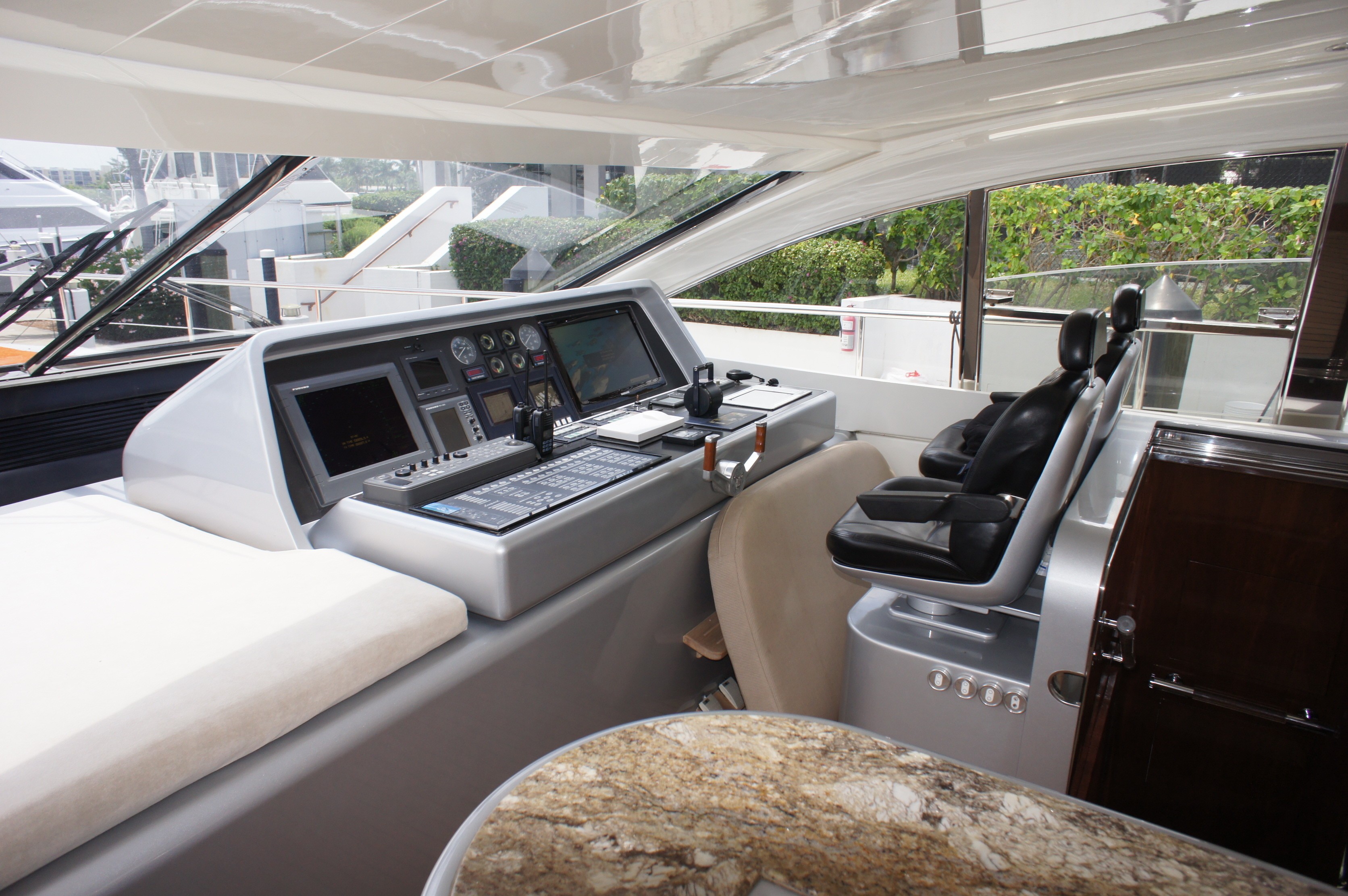 [24m-Yacht-DOLCE-VITA-II]-2290-183.jpg