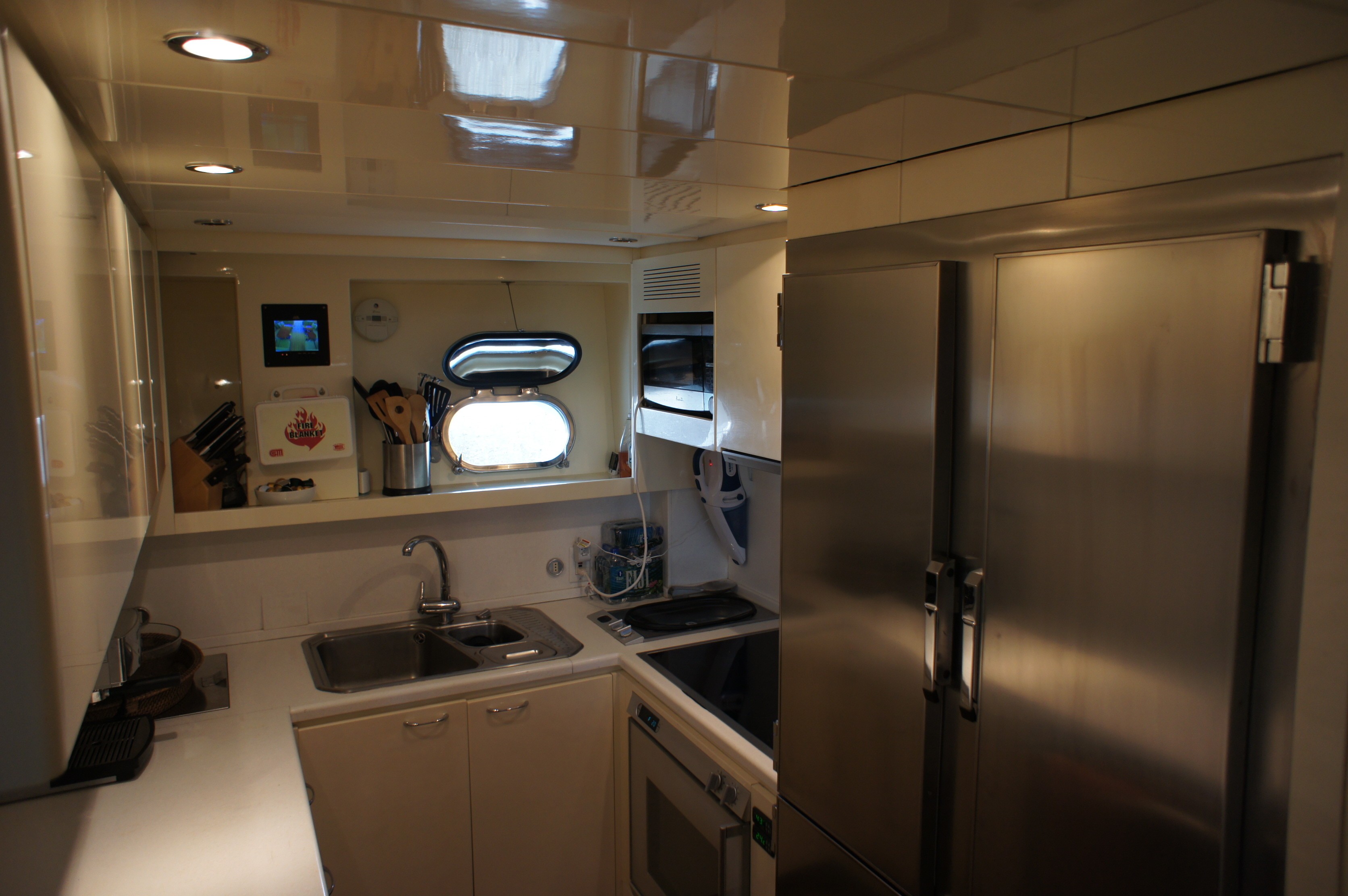 [24m-Yacht-DOLCE-VITA-II]-2290-43.jpg