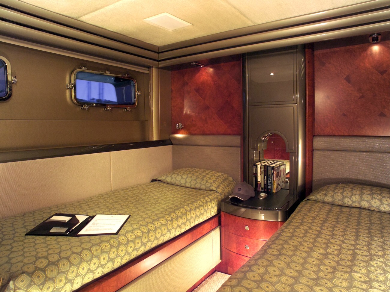 [43m-Yacht-SILVER-DREAM]-207-180.jpg