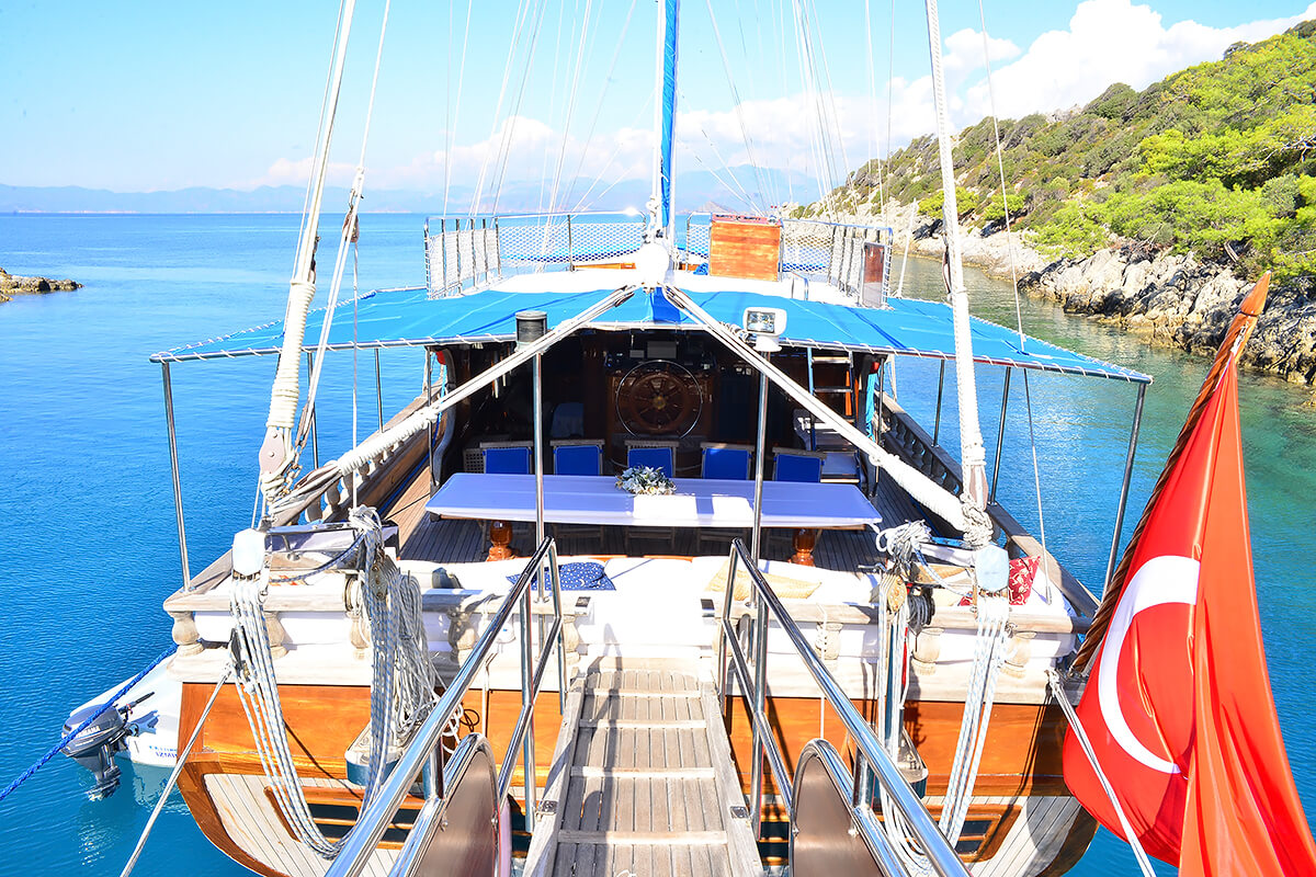 Aft-Deck-From-Passarela2.jpg