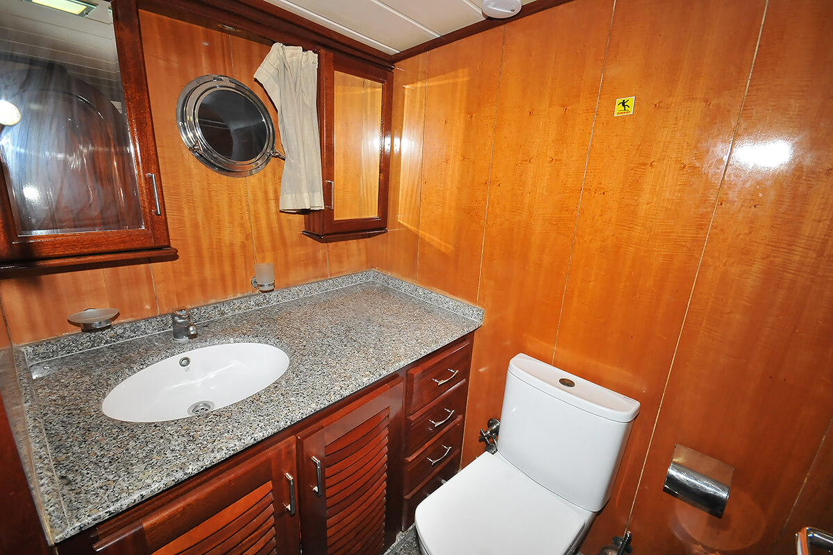 Bathroom42.jpg