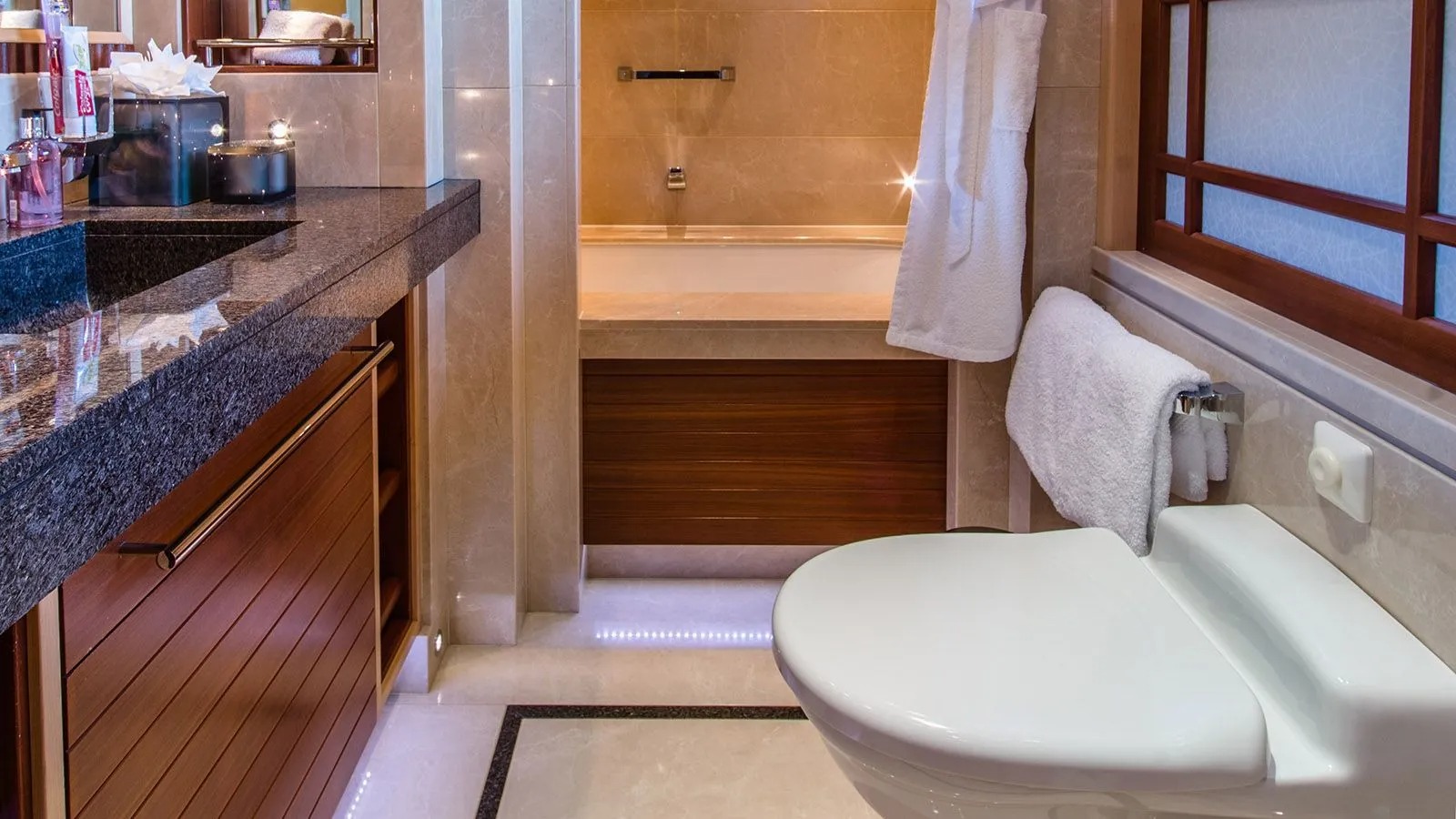 Ensuite bathroom.jpg