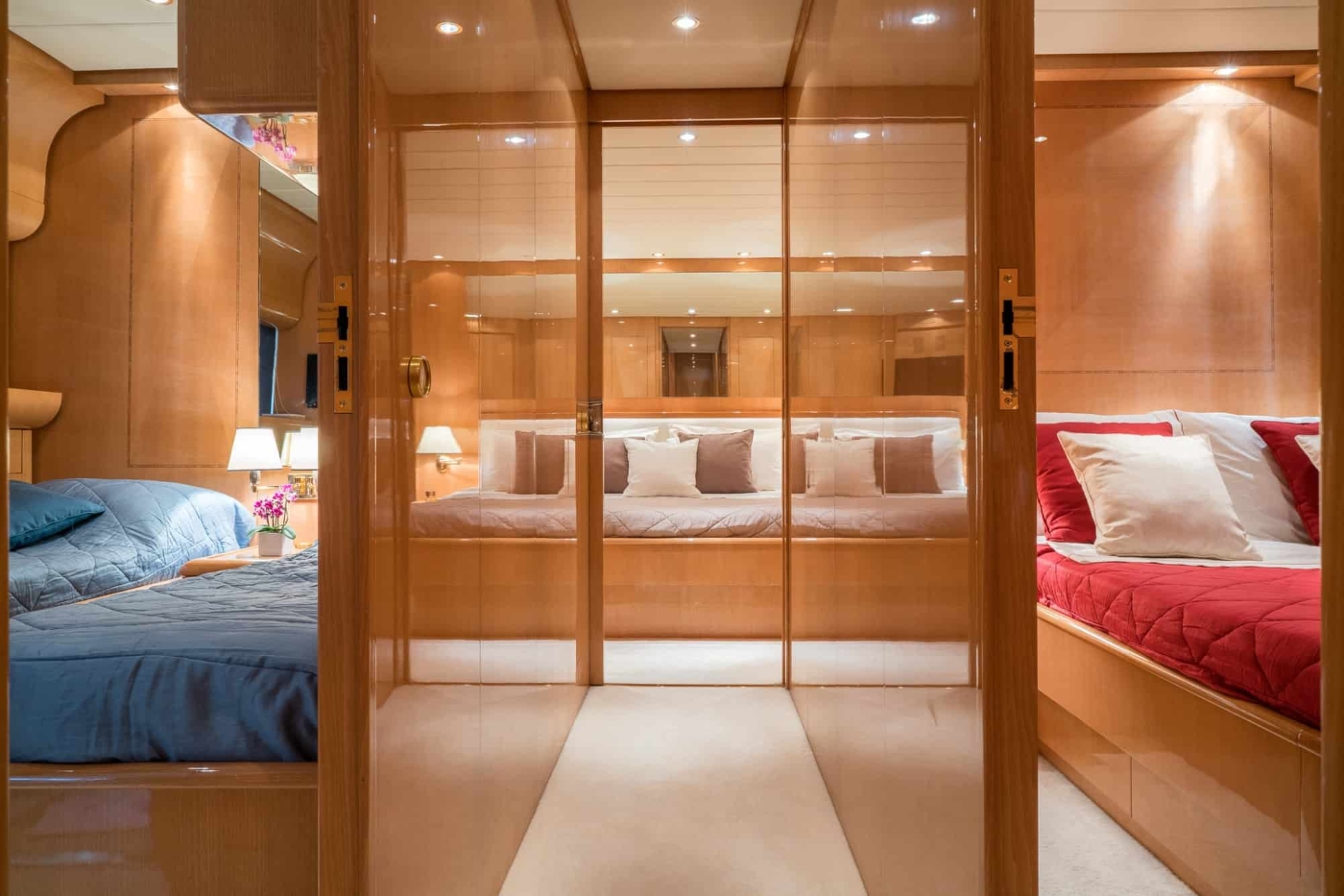 Guest stateroom 01.jpg