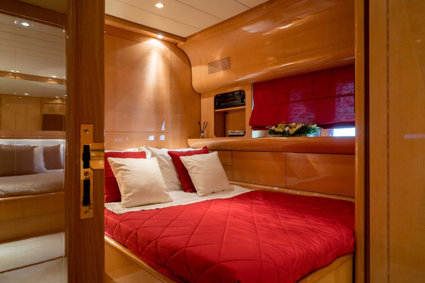 Guest stateroom 02.jpg