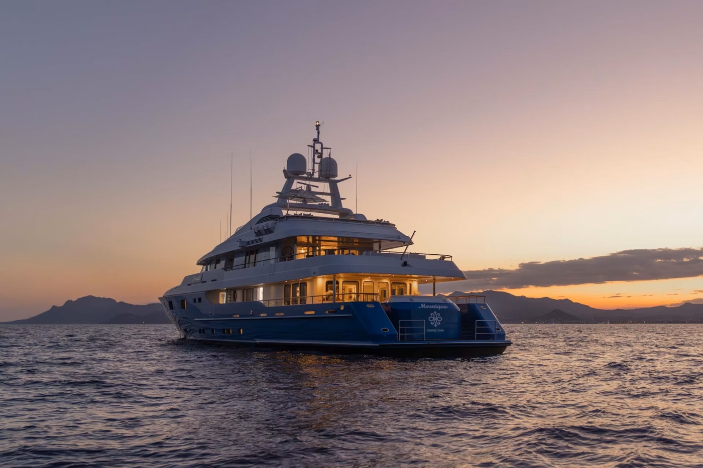 Luxury Superyacht mosaique.jpg