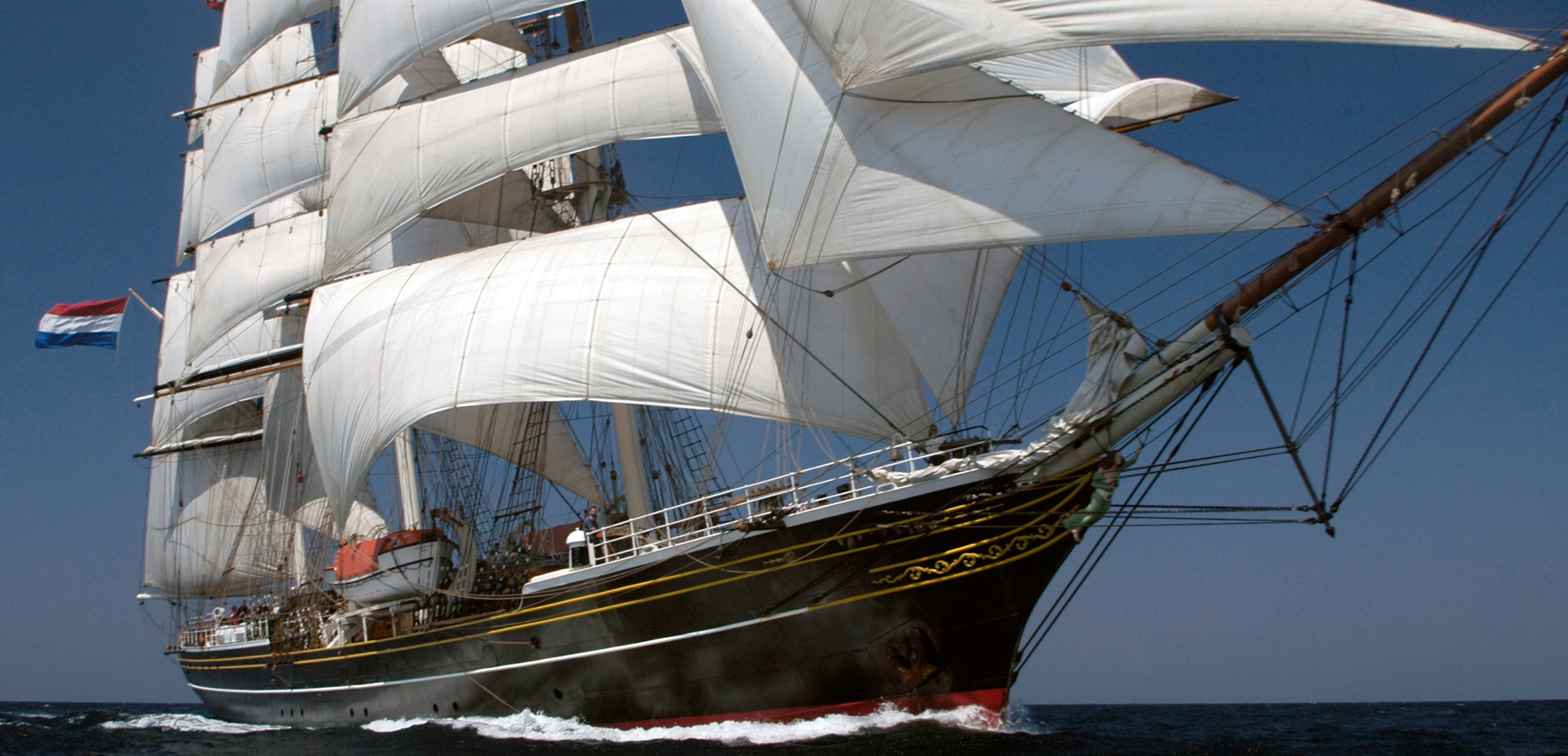 STAD AMSTERDAM - Dykstra Naval Architects.jpg