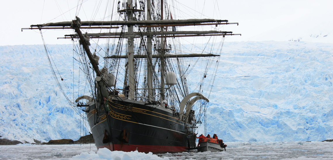STAD AMSTERDAM in the middle of ice.jpg