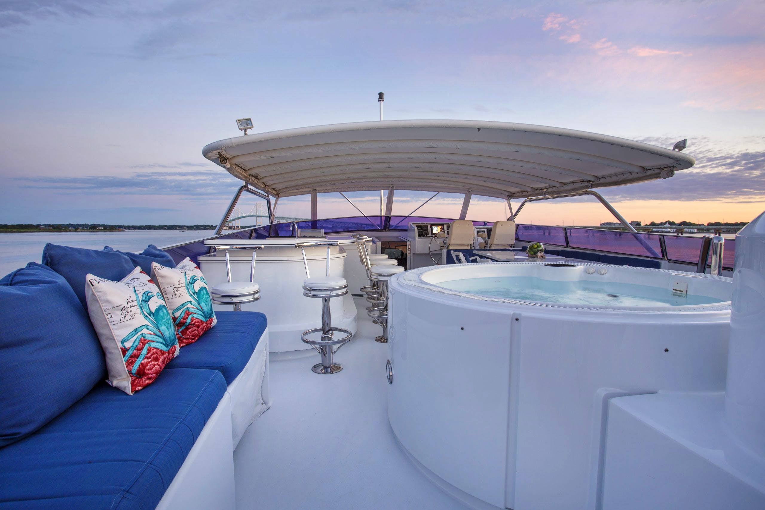 Sundeck with jacuzzi.jpg