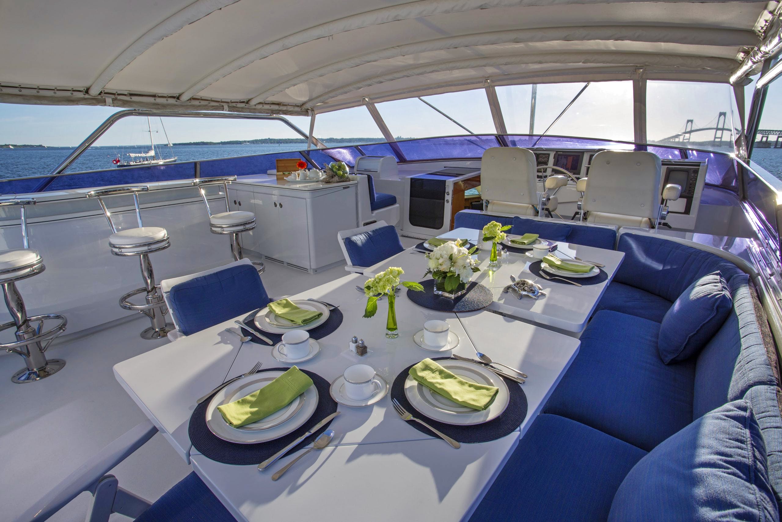 Sunny flybridge deck.jpg