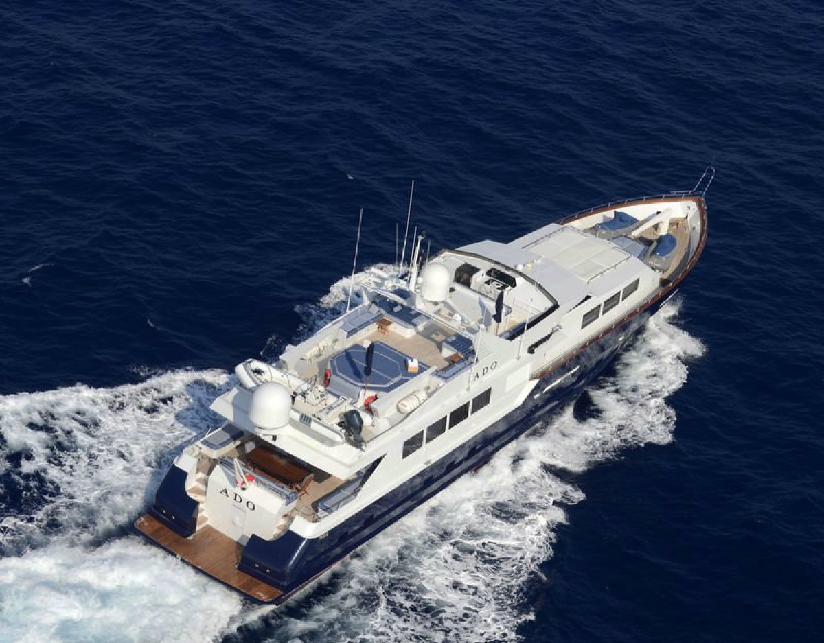 Yacht DOA by Broward - underway 2.jpg